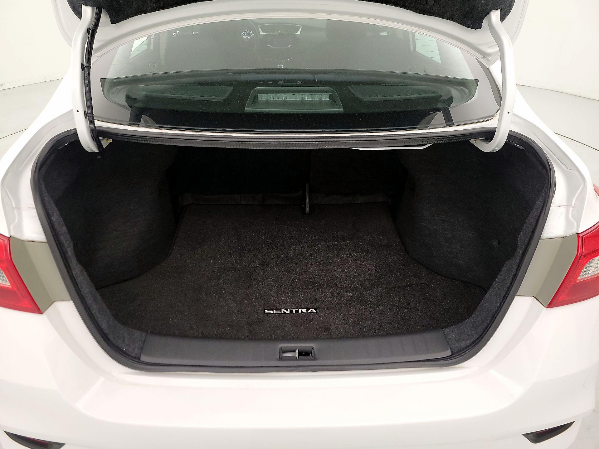 Thumbnail: 2016 Nissan Sentra - 20