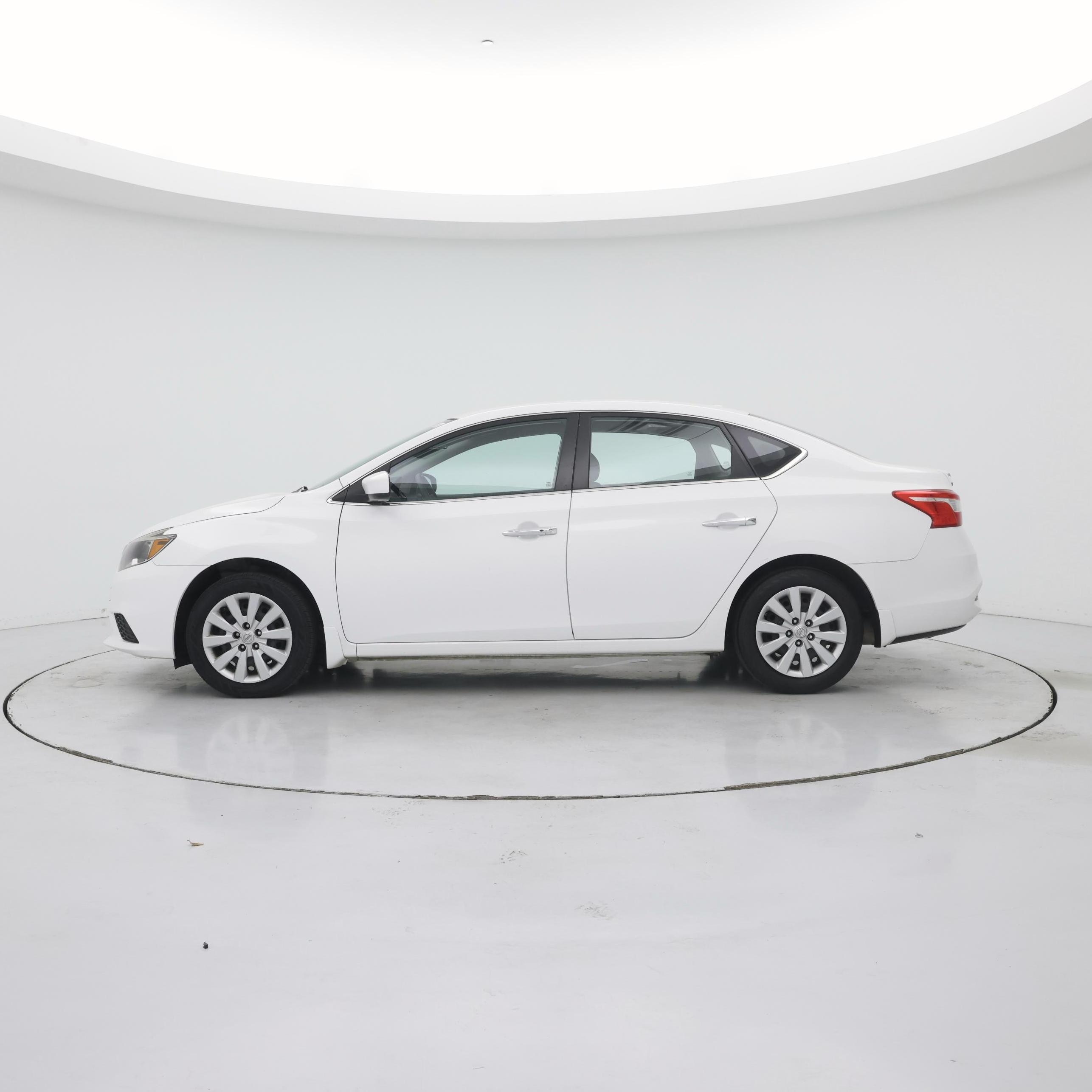 Thumbnail: 2016 Nissan Sentra - 3