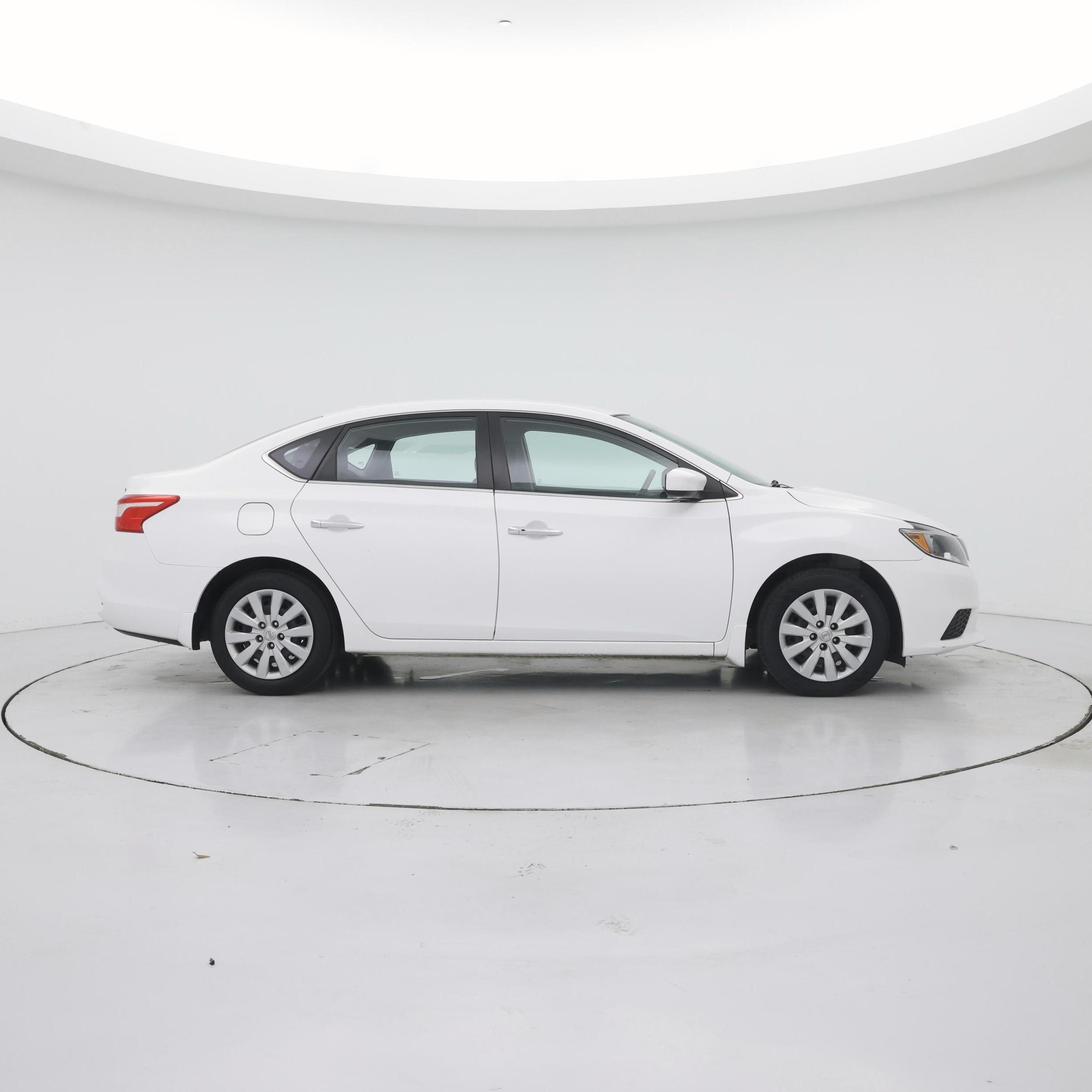 Thumbnail: 2016 Nissan Sentra - 7