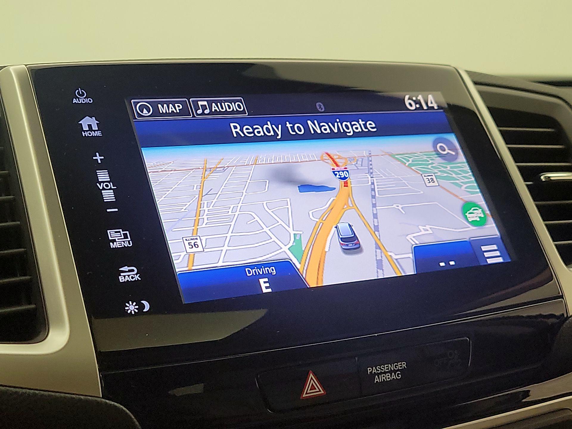 Thumbnail: 2017 Honda Pilot - 14