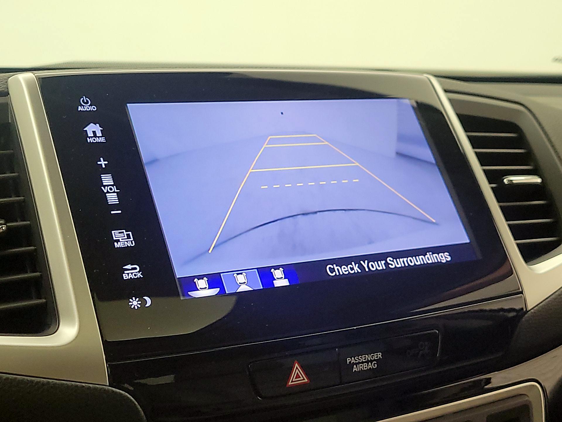 Thumbnail: 2017 Honda Pilot - 15