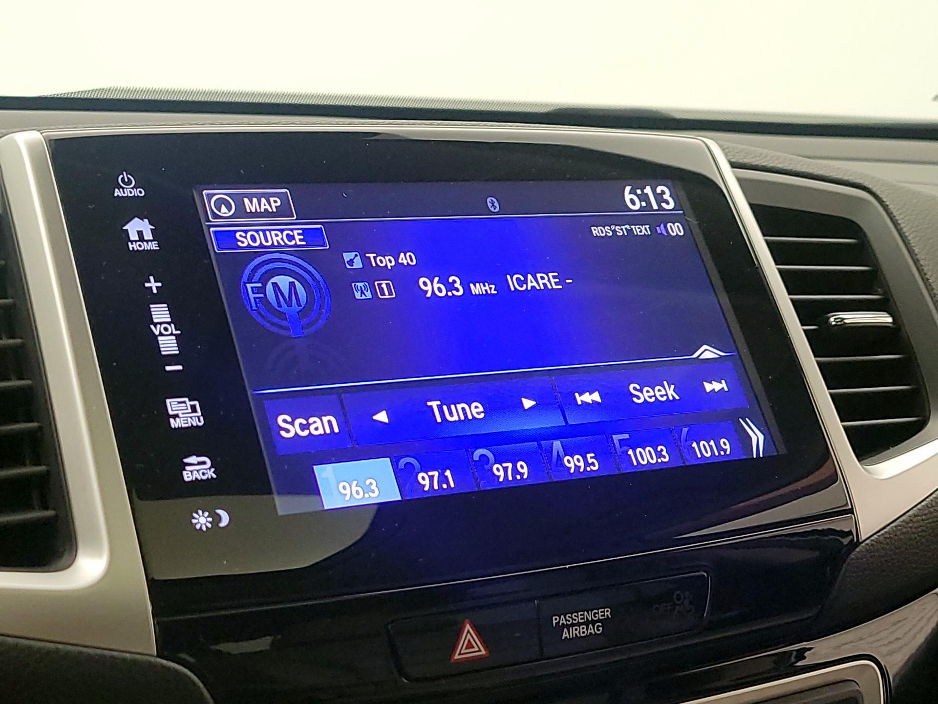 Thumbnail: 2017 Honda Pilot - 16