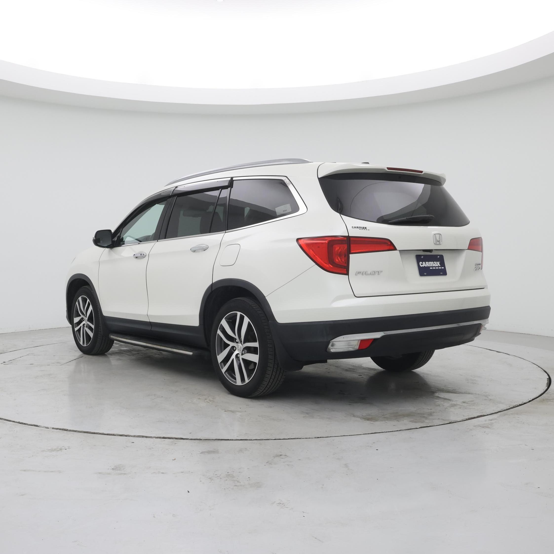 Thumbnail: 2017 Honda Pilot - 2