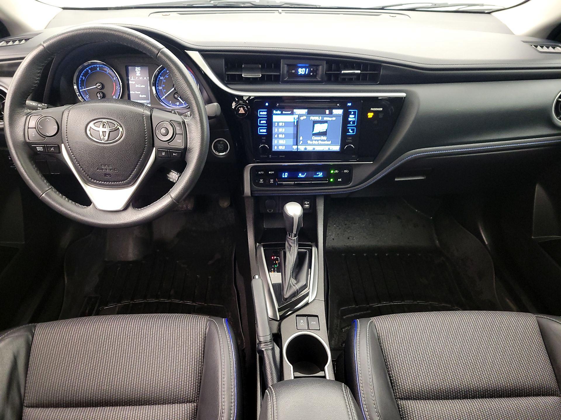 Thumbnail: 2017 Toyota Corolla - 9