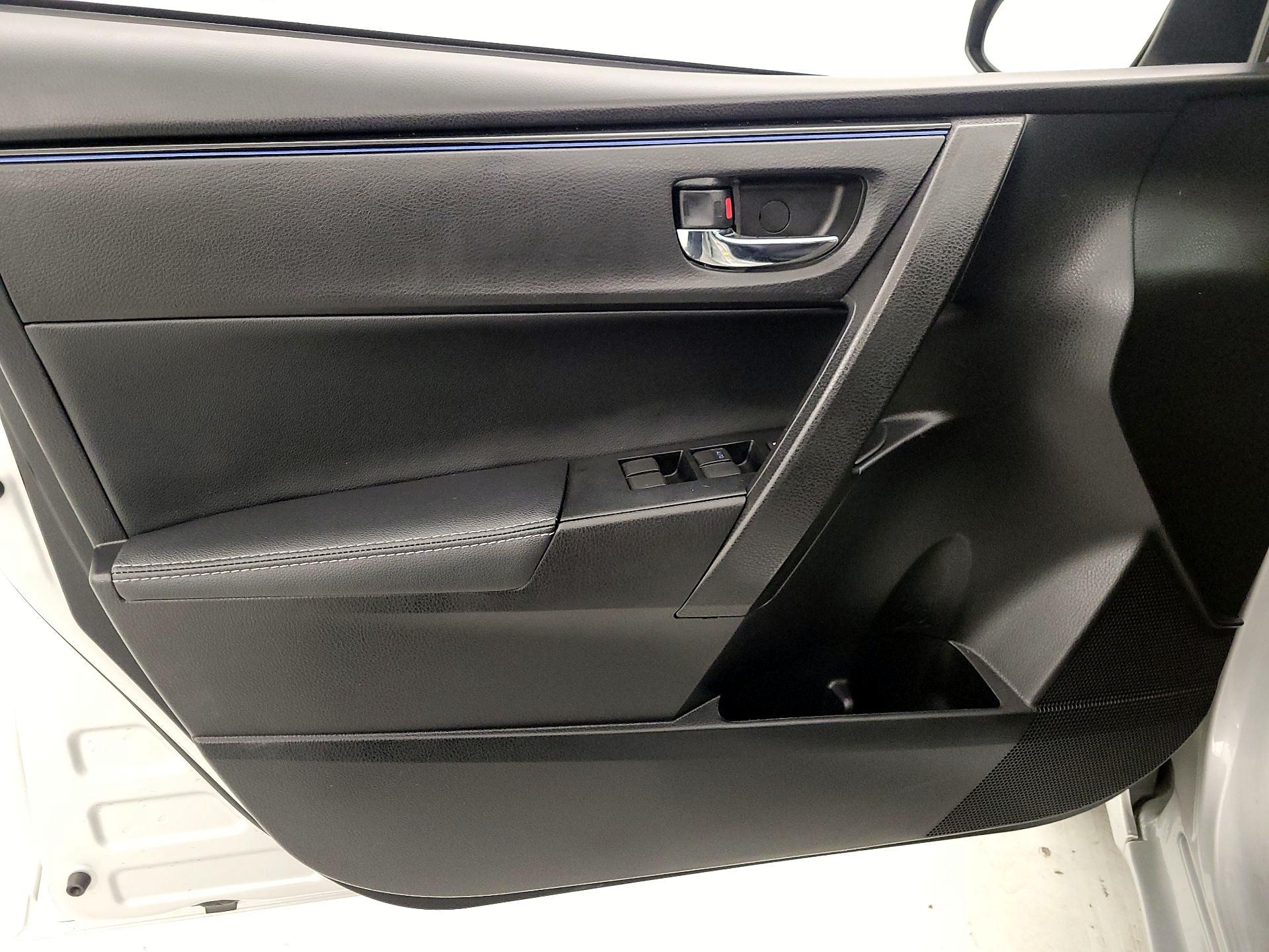 Thumbnail: 2017 Toyota Corolla - 12