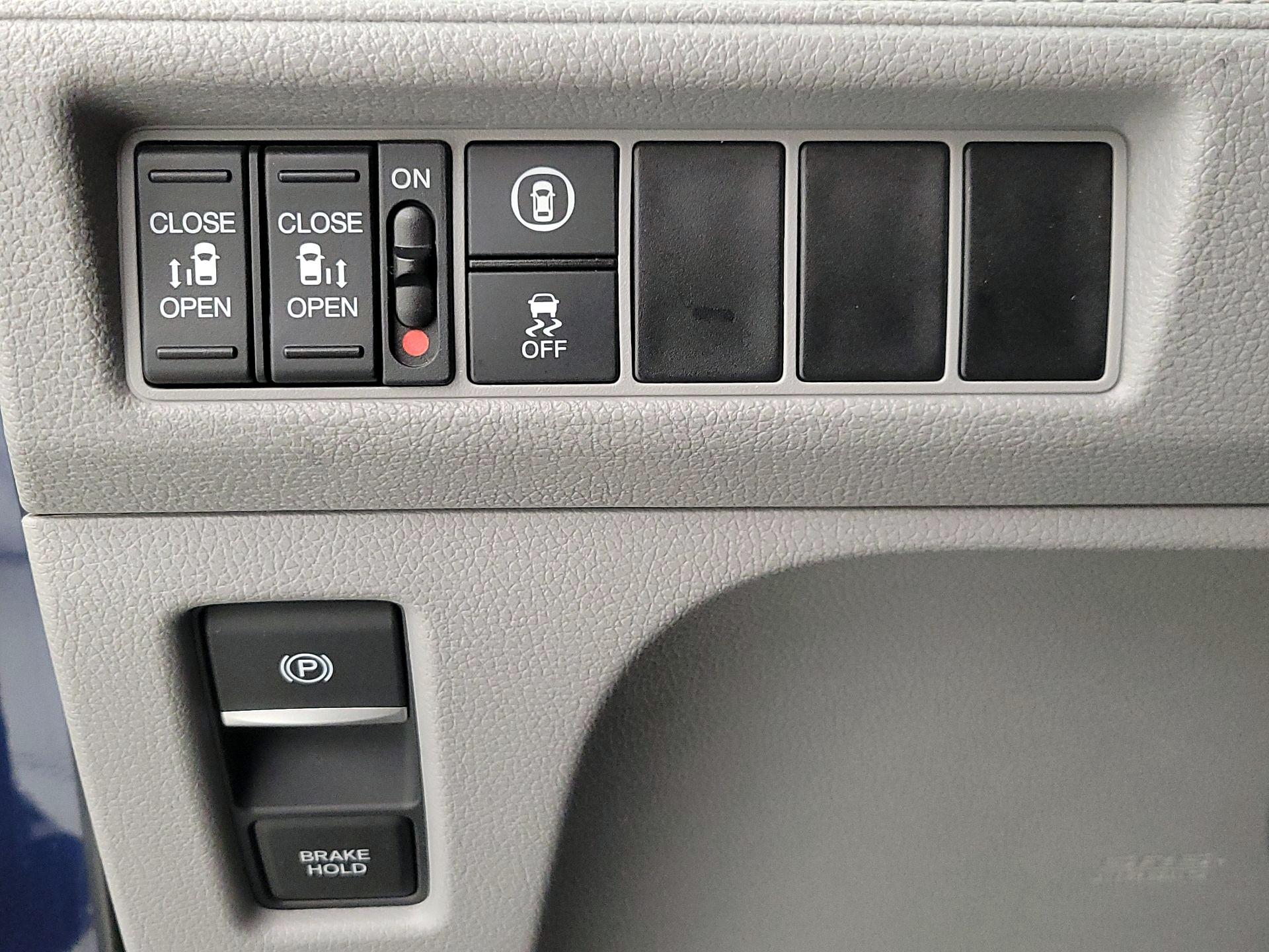 Thumbnail: 2021 Honda Odyssey - 13