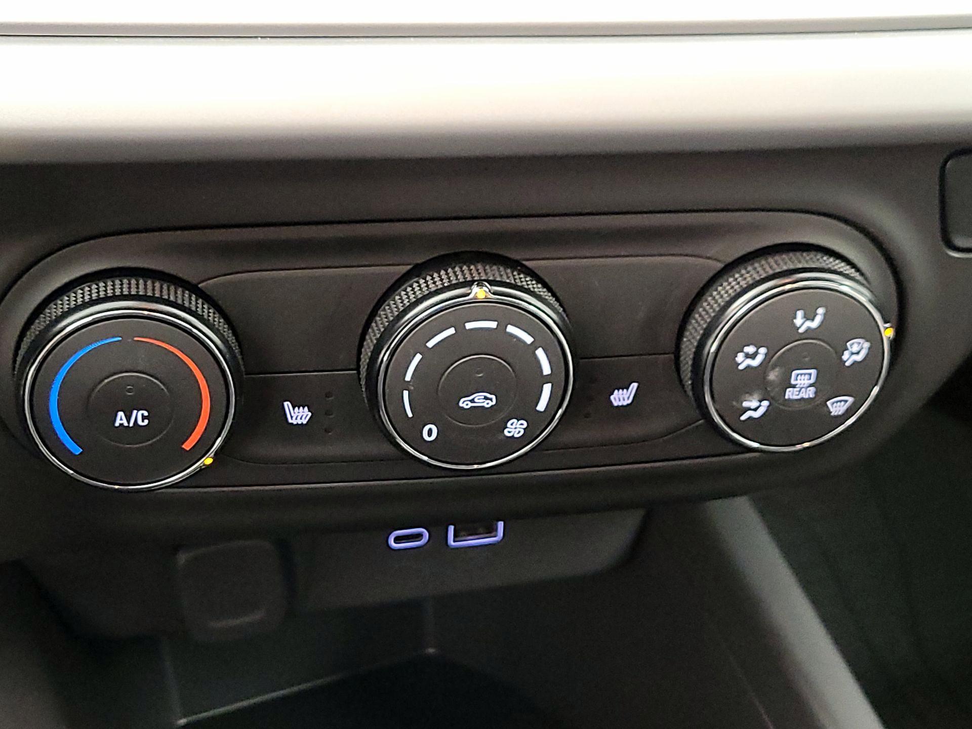 Thumbnail: 2024 Chevrolet Trax - 16