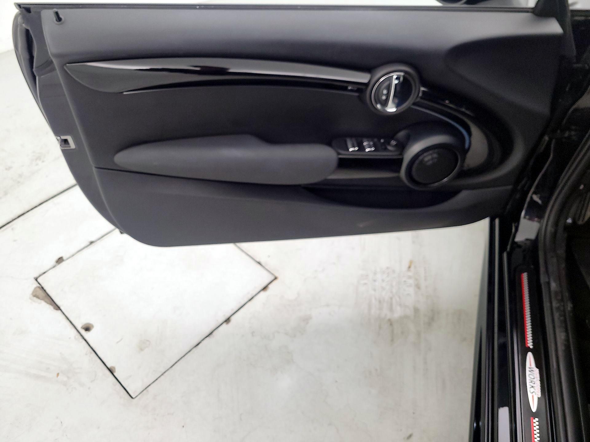 Thumbnail: 2023 MINI Cooper - 12