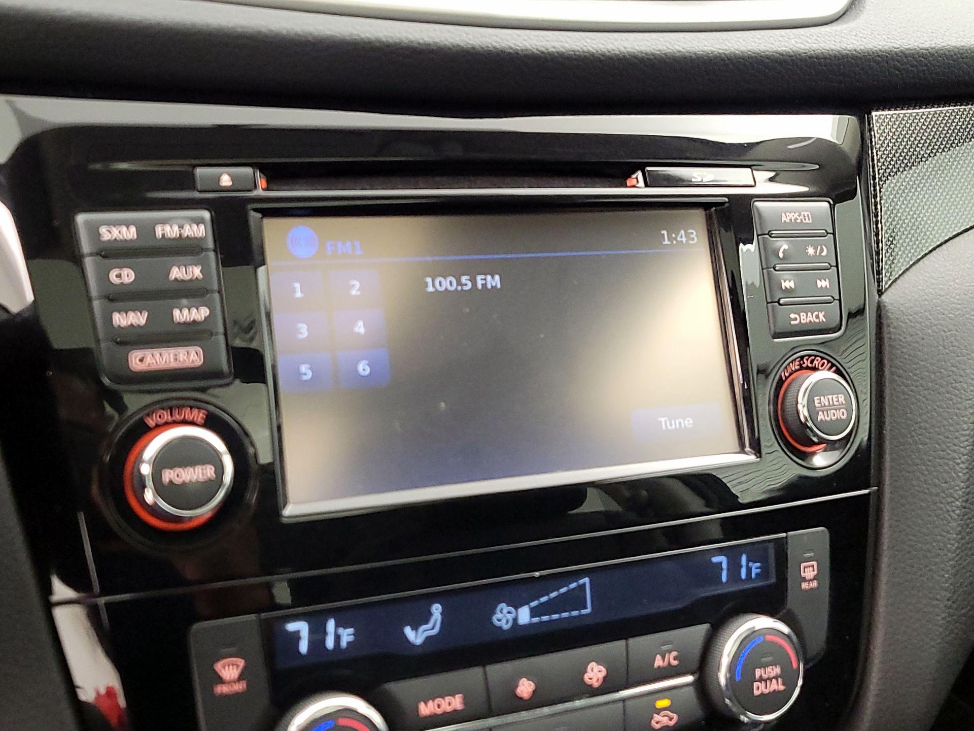 Thumbnail: 2016 Nissan Rogue - 16