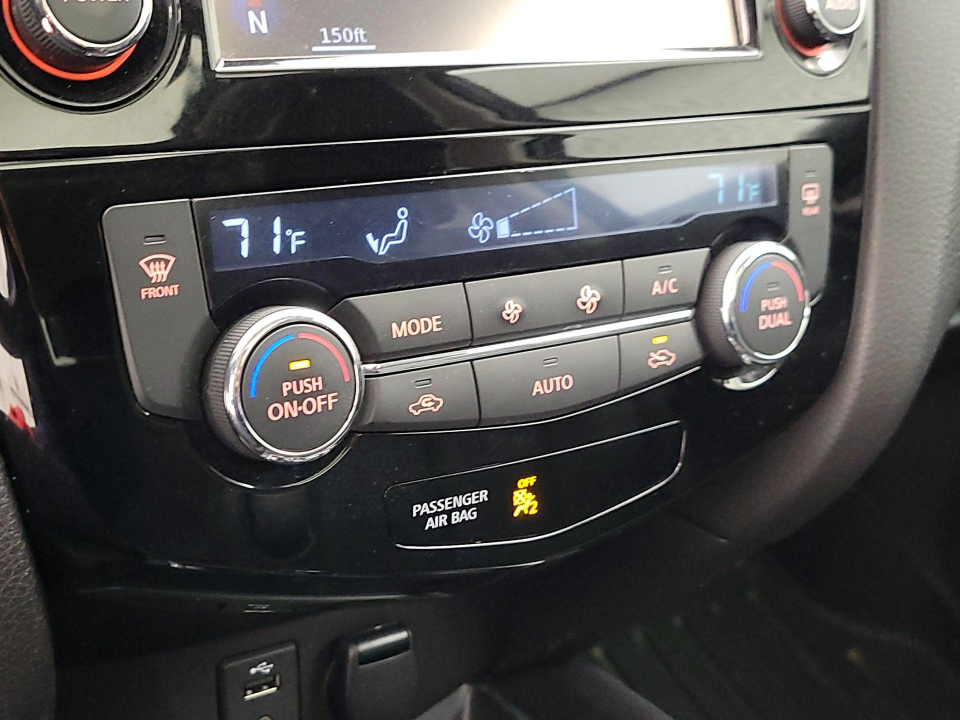 Thumbnail: 2016 Nissan Rogue - 17