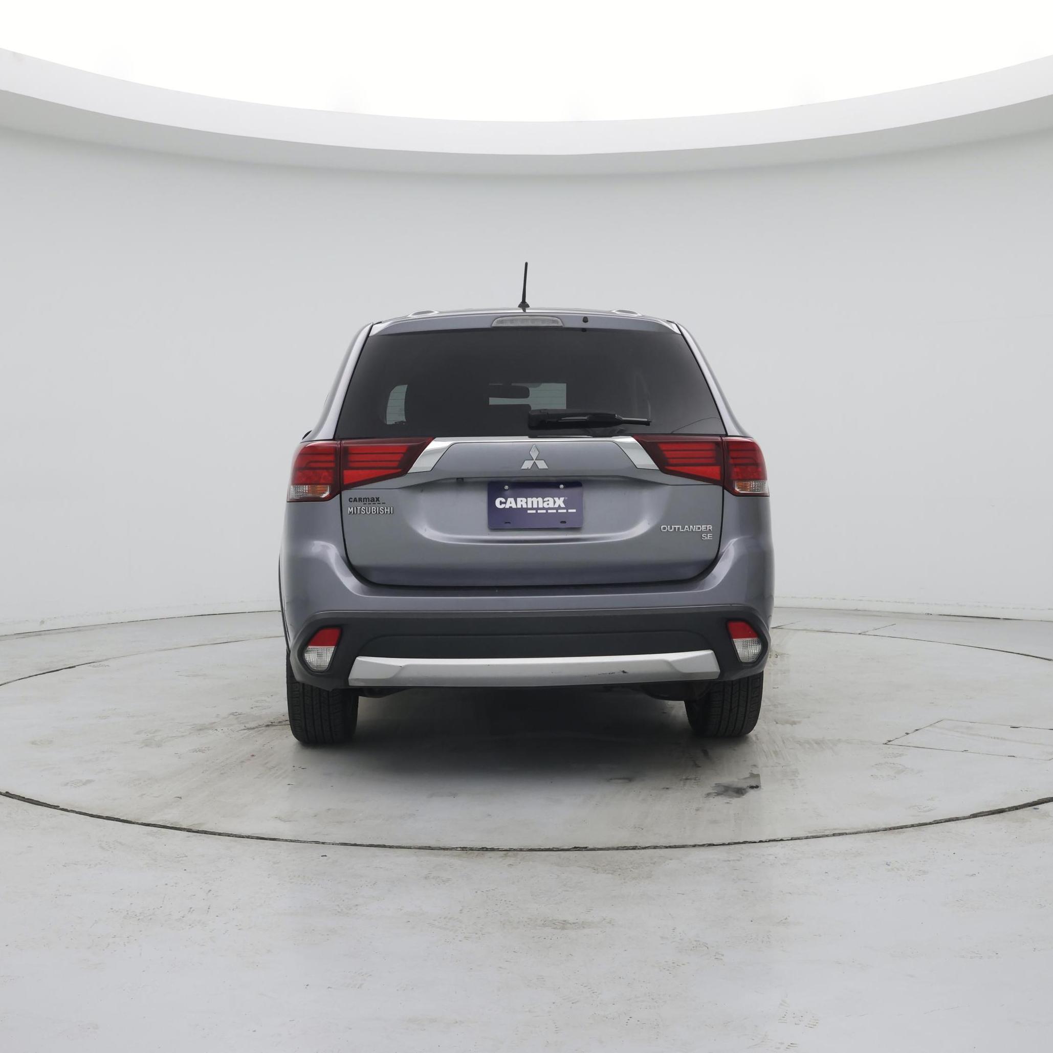 Thumbnail: 2016 Mitsubishi Outlander - 6