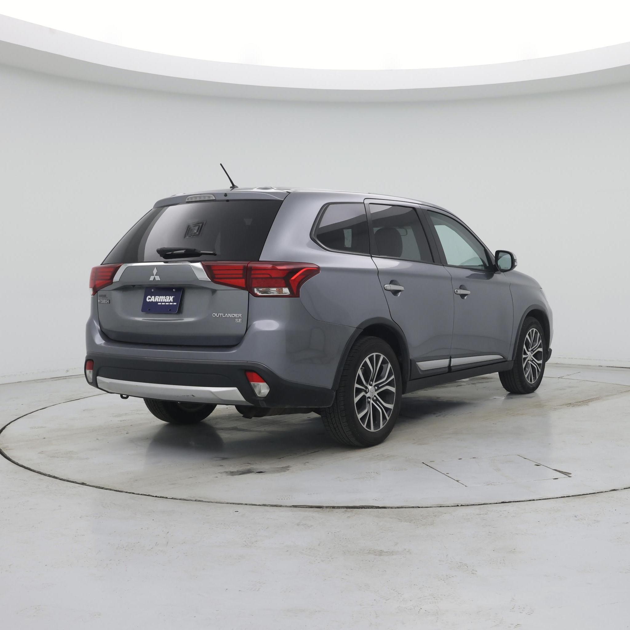 Thumbnail: 2016 Mitsubishi Outlander - 8