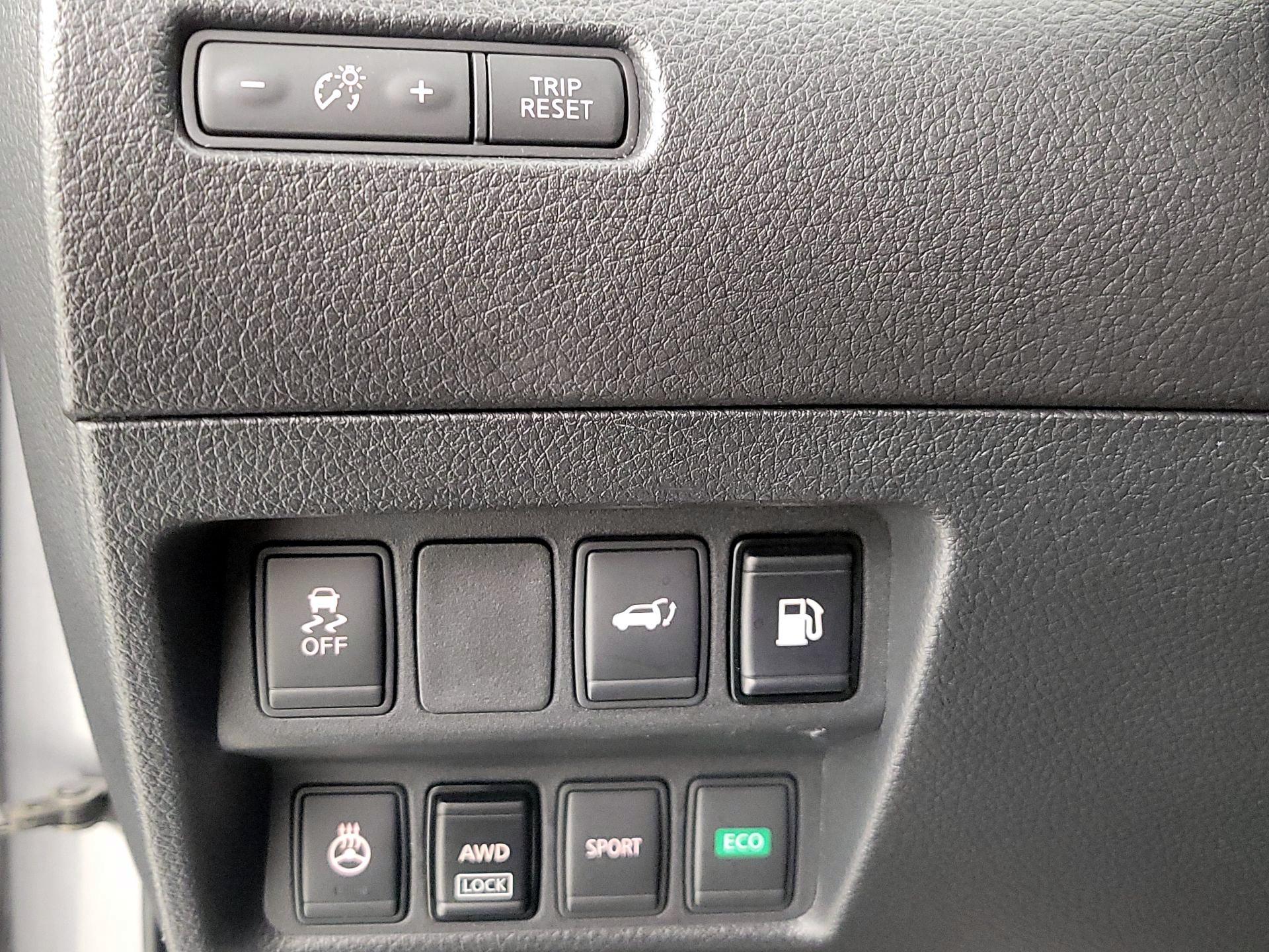 Thumbnail: 2018 Nissan Rogue - 13