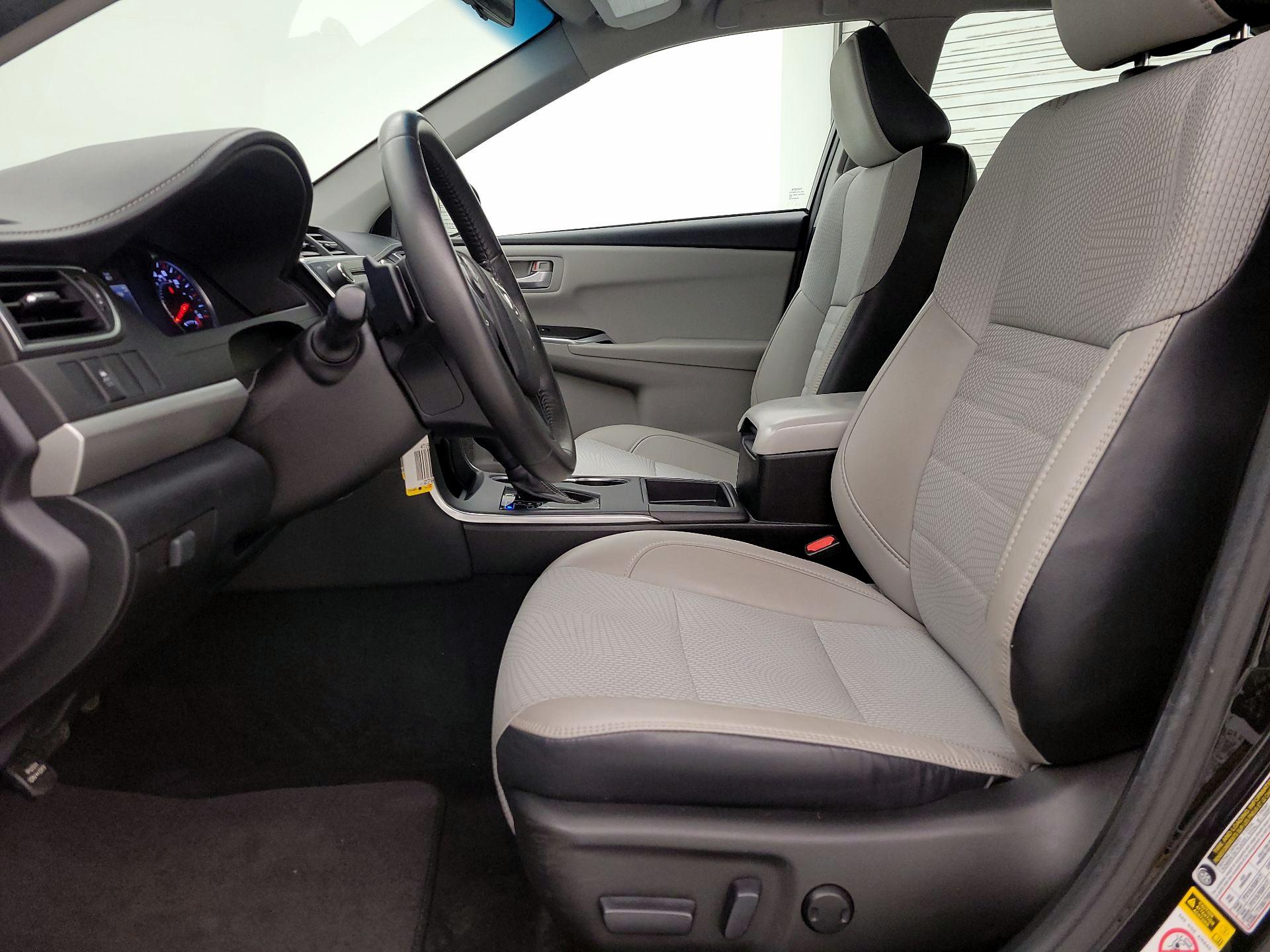 Thumbnail: 2017 Toyota Camry - 11