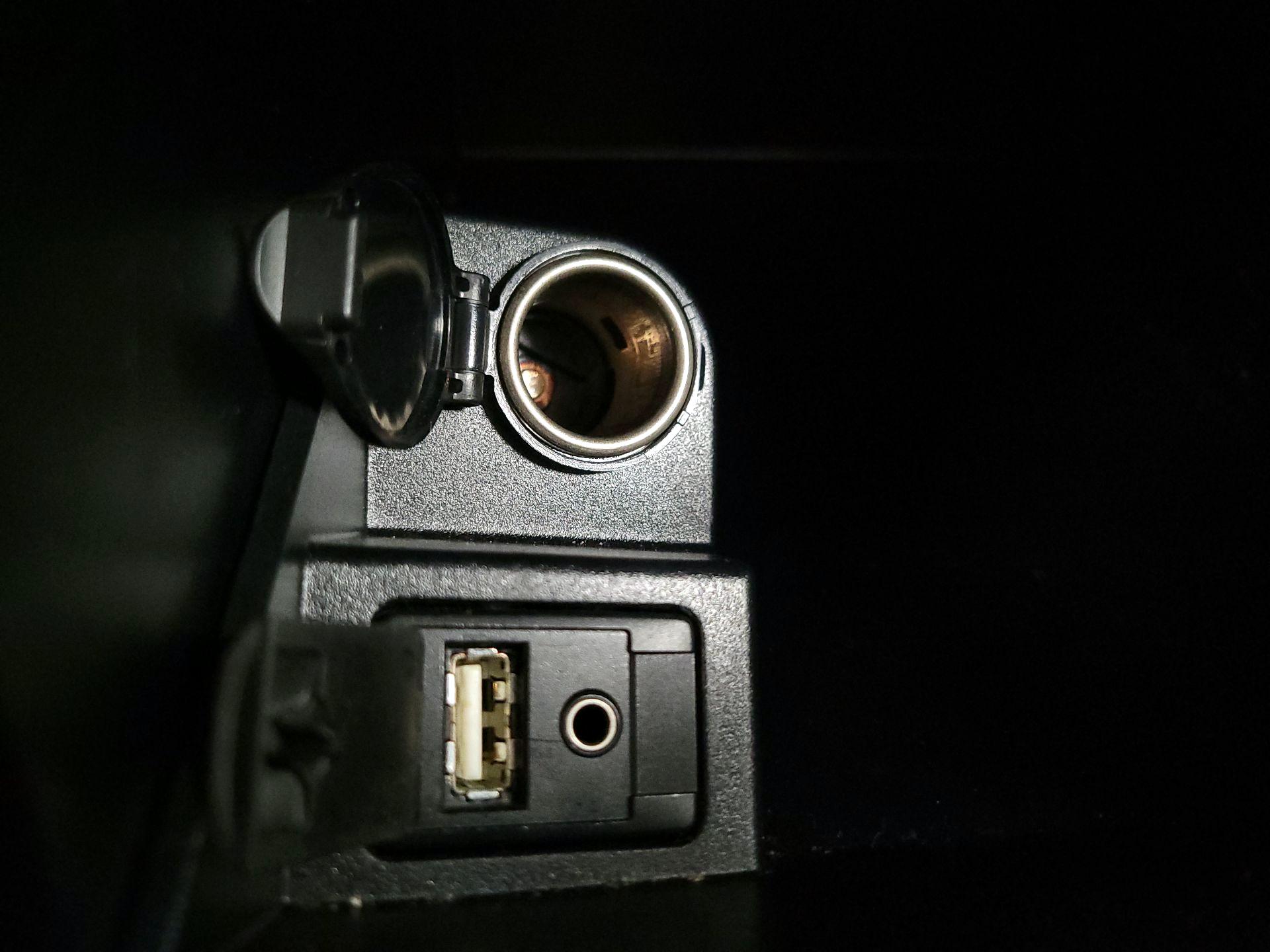 Thumbnail: 2017 Toyota Camry - 17