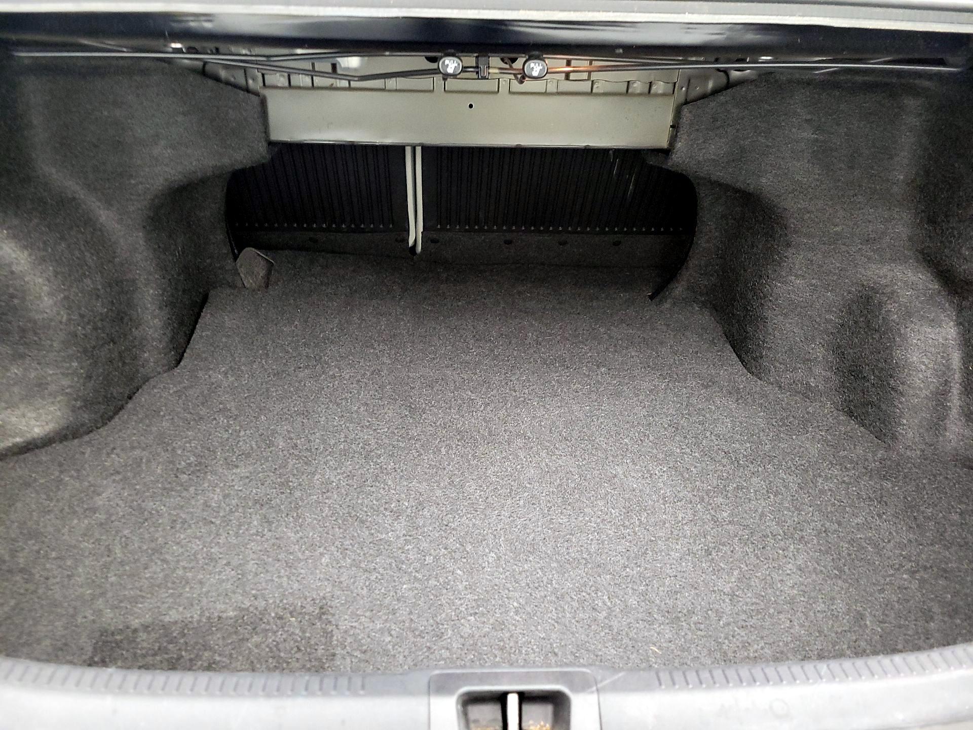 Thumbnail: 2017 Toyota Camry - 19