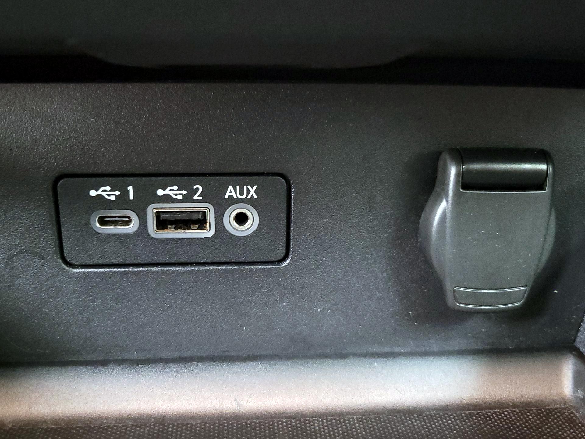 Thumbnail: 2019 Nissan Altima - 19