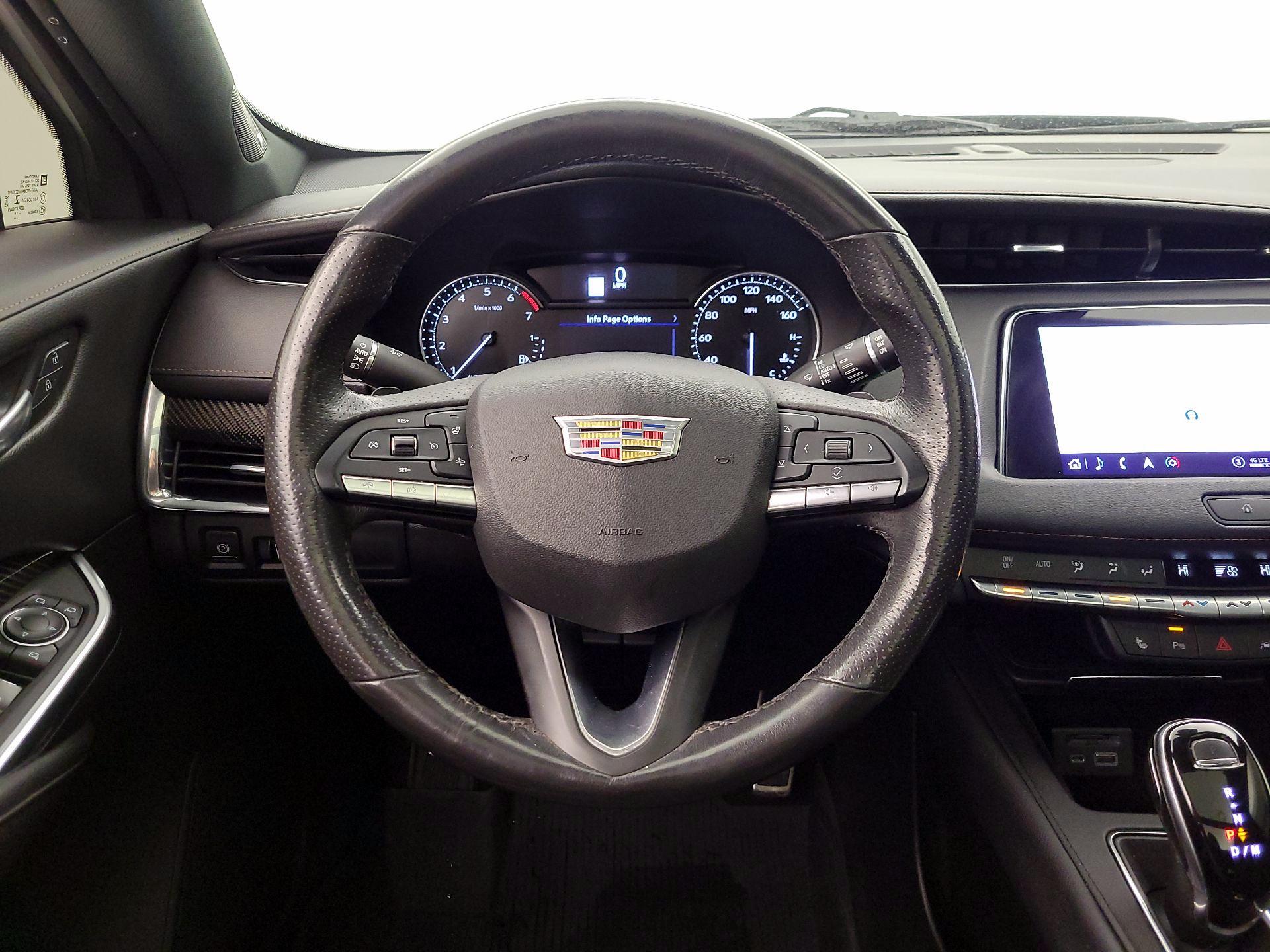 Thumbnail: 2020 Cadillac XT4 - 10