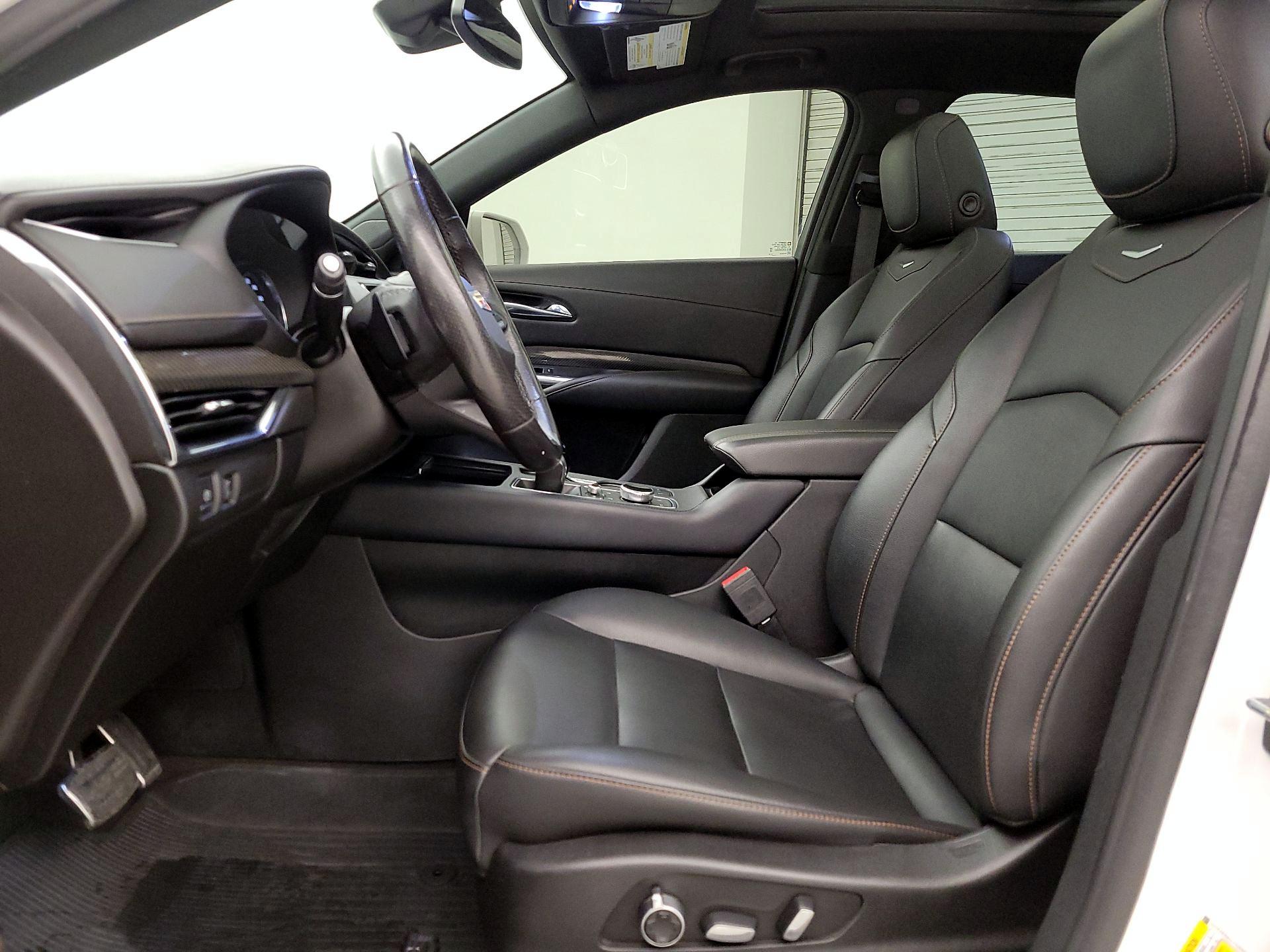 Thumbnail: 2020 Cadillac XT4 - 11