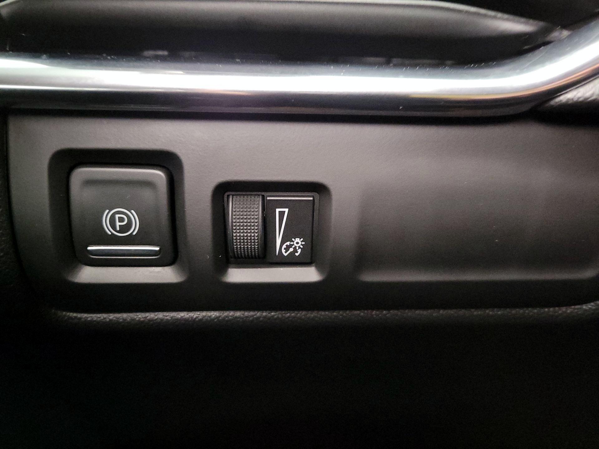 Thumbnail: 2020 Cadillac XT4 - 13