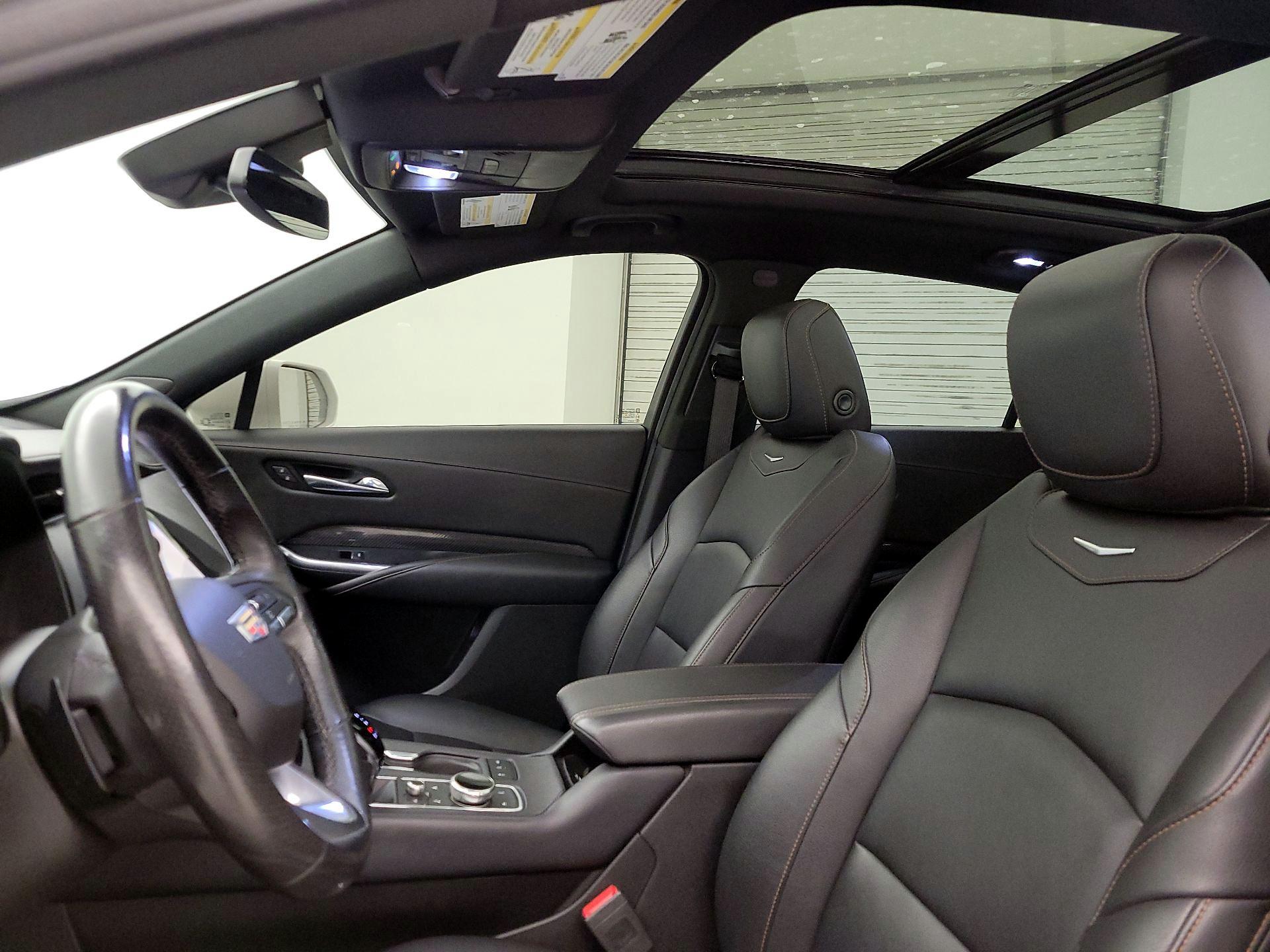 Thumbnail: 2020 Cadillac XT4 - 20