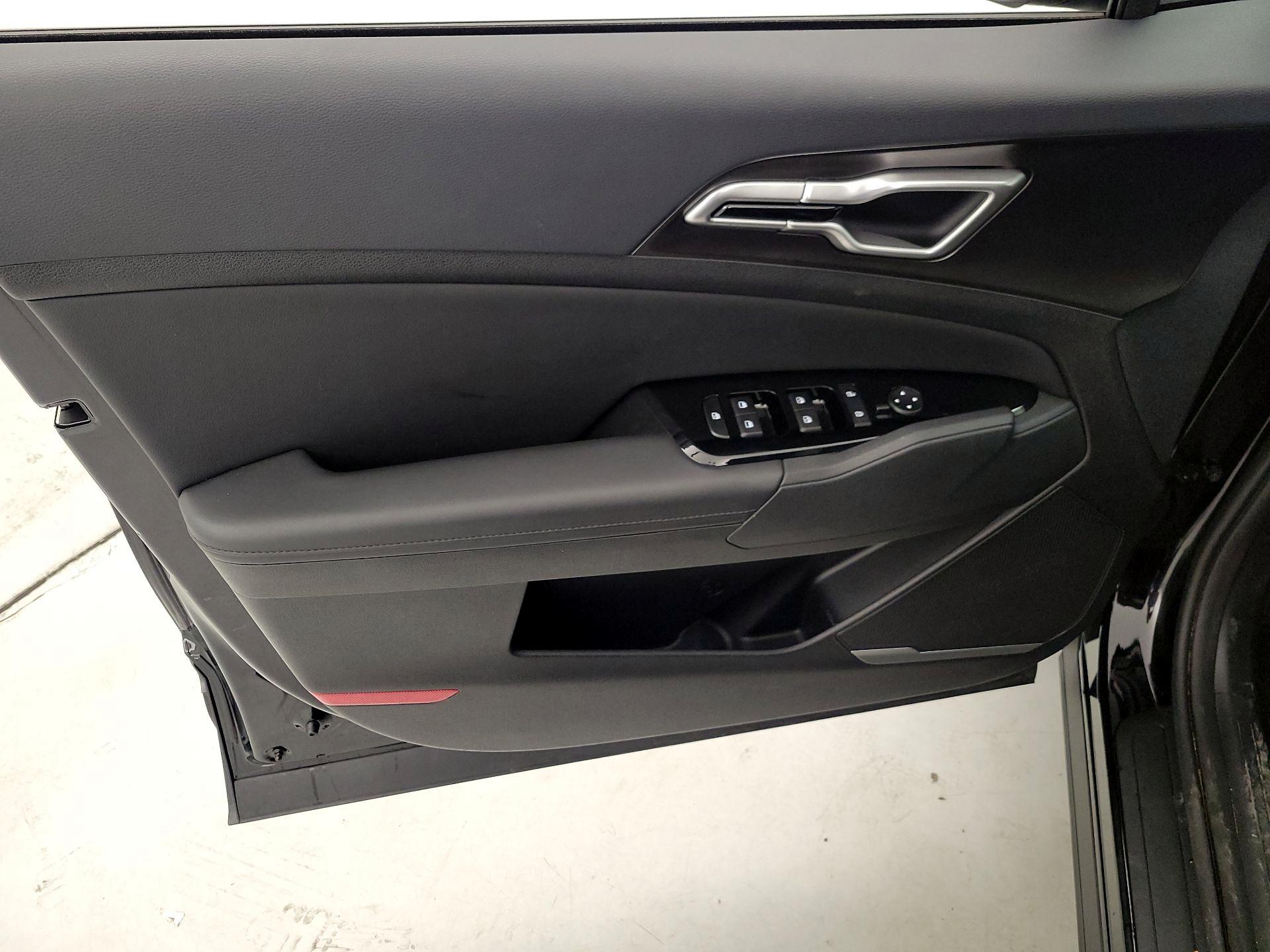 Thumbnail: 2024 Kia Sportage - 12