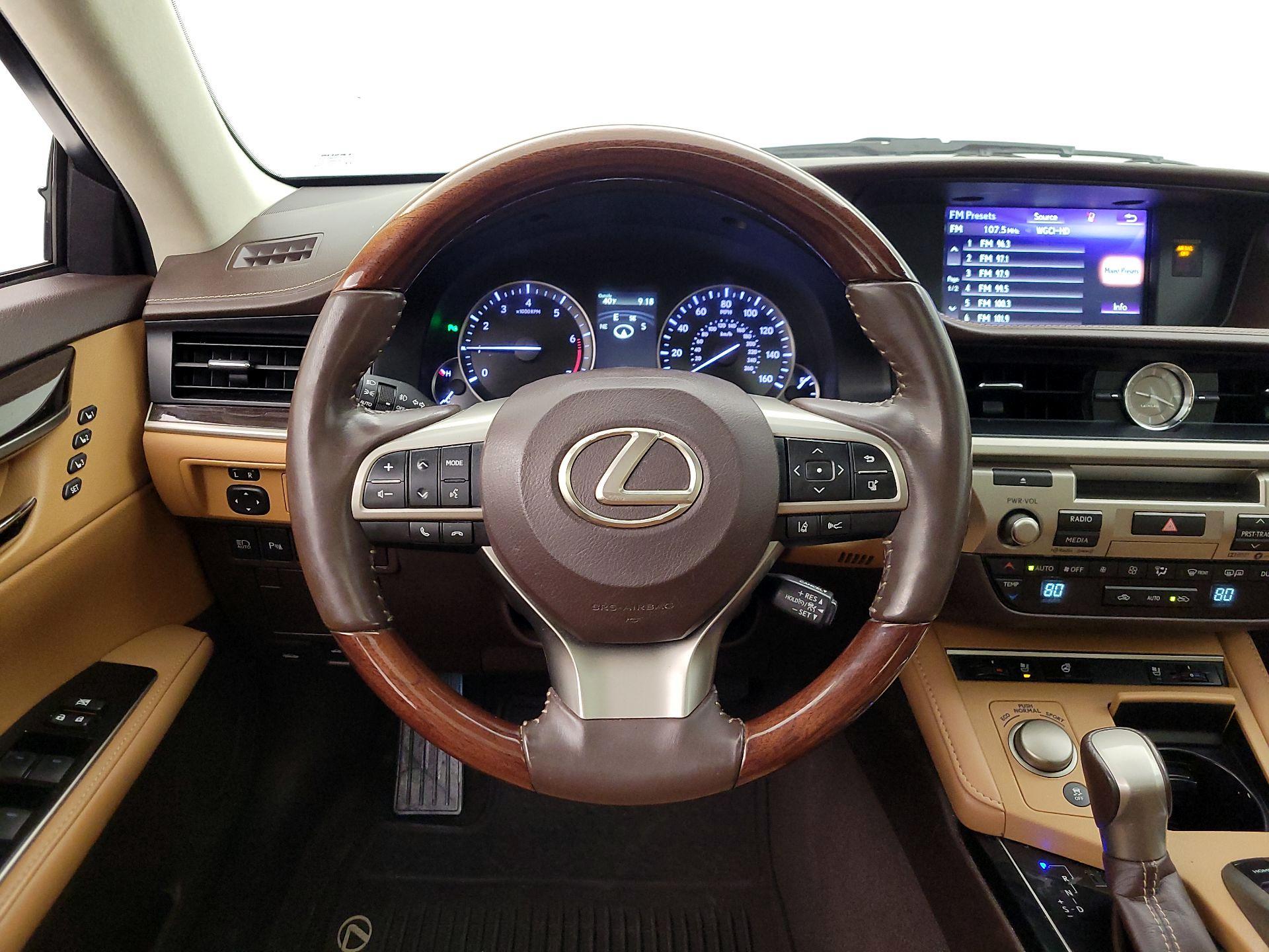 Thumbnail: 2018 Lexus ES - 10