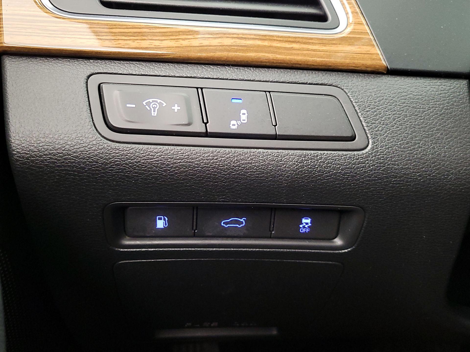 Thumbnail: 2015 Hyundai Sonata - 13