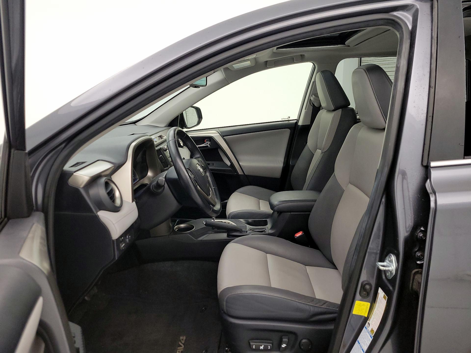 Thumbnail: 2015 Toyota RAV4 - 11