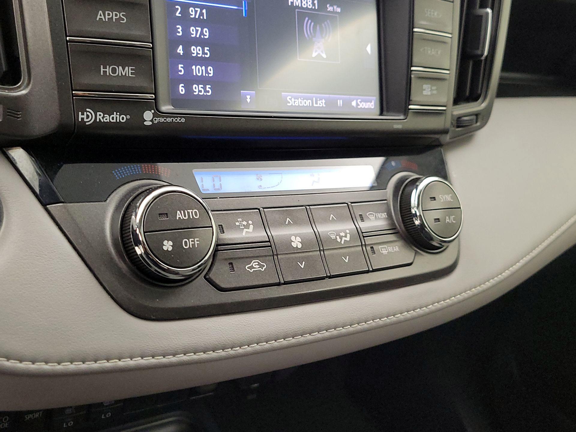 Thumbnail: 2015 Toyota RAV4 - 16