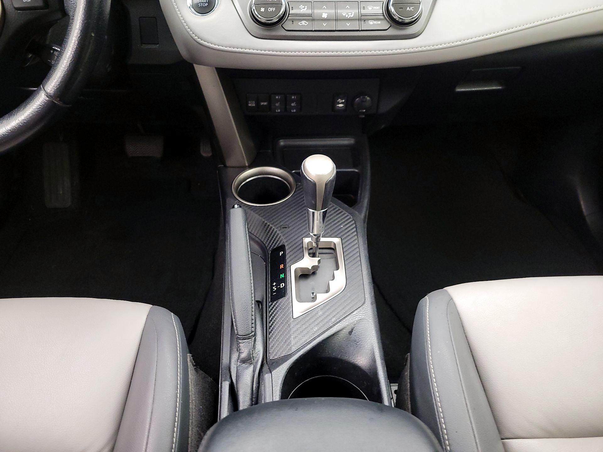 Thumbnail: 2015 Toyota RAV4 - 17