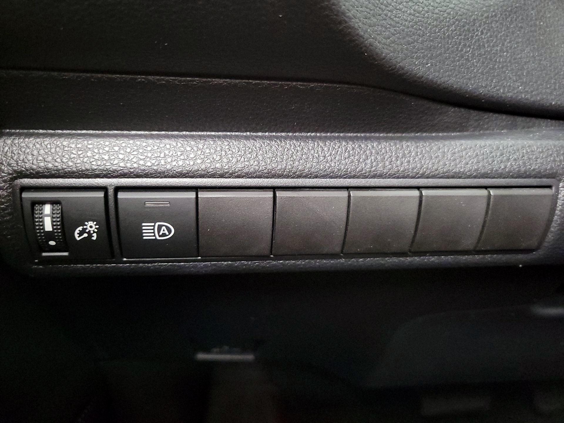 Thumbnail: 2020 Toyota Corolla - 13