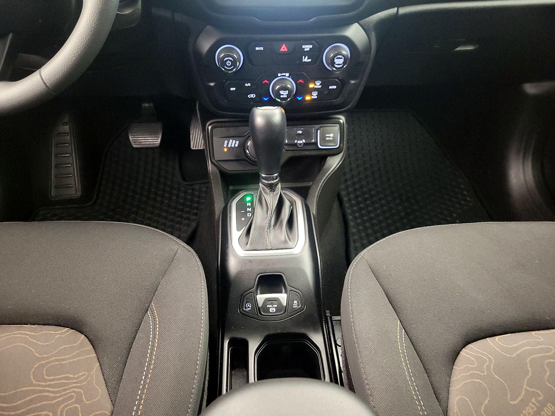 Thumbnail: 2023 Jeep Renegade - 18