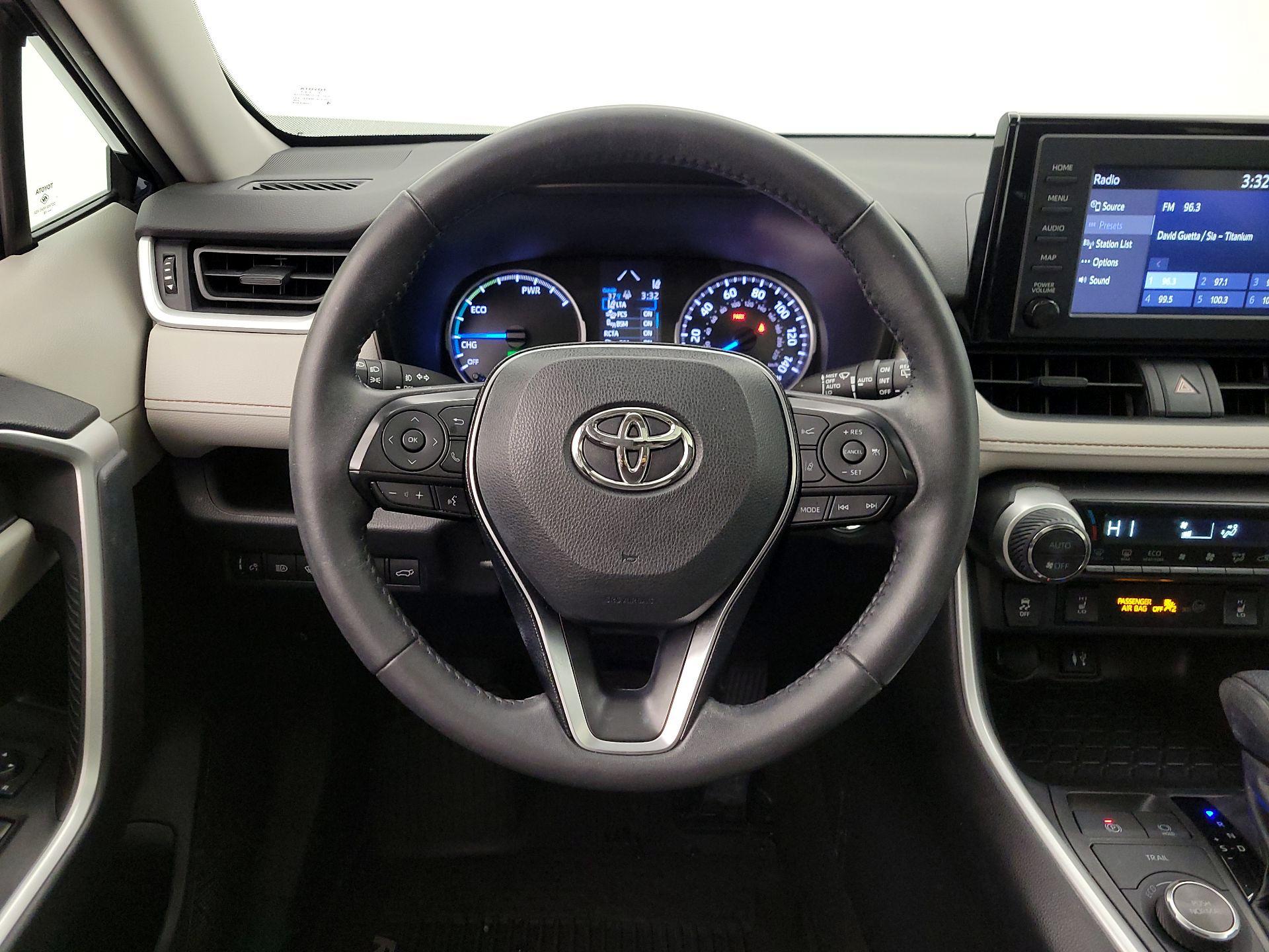 Thumbnail: 2019 Toyota RAV4 - 10