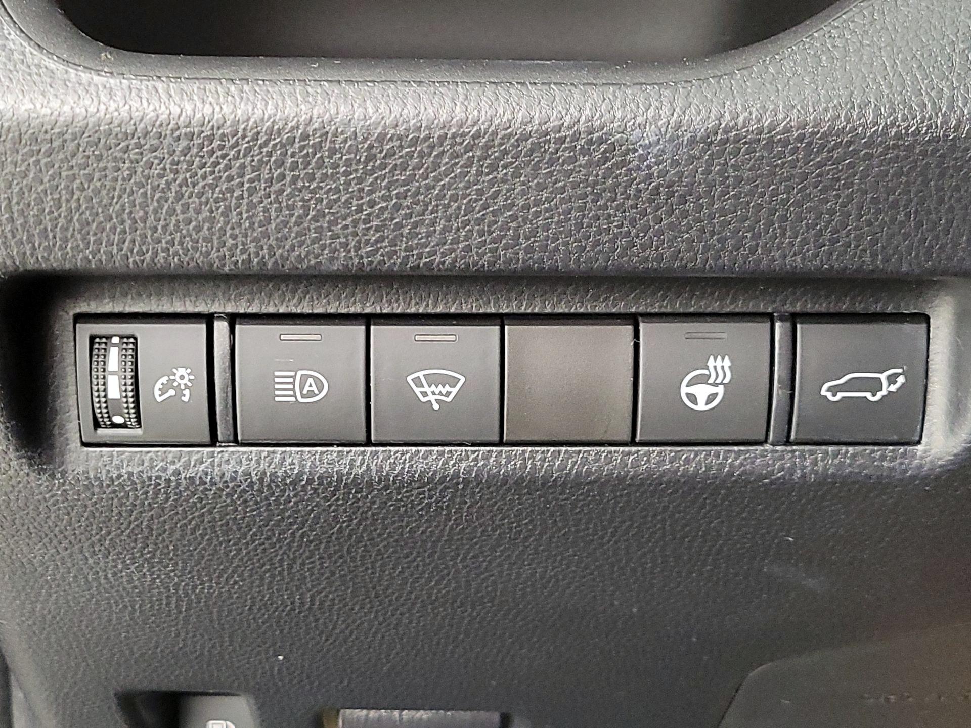 Thumbnail: 2019 Toyota RAV4 - 13