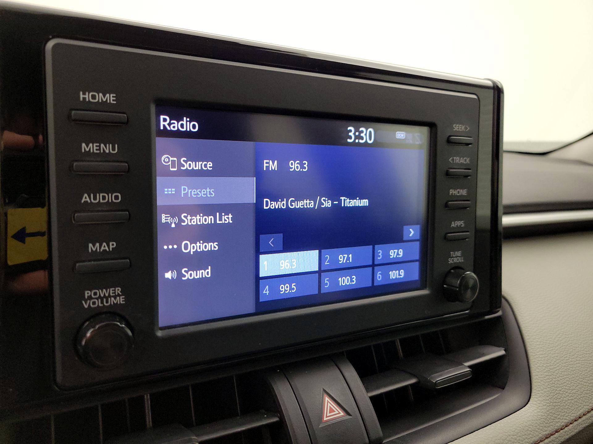 Thumbnail: 2019 Toyota RAV4 - 15