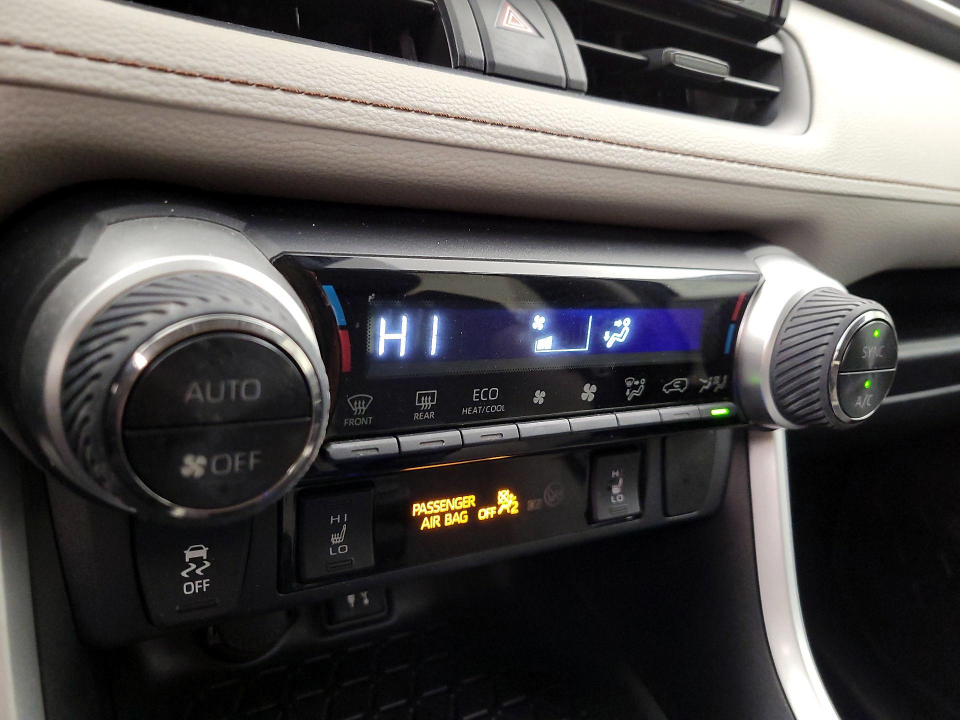 Thumbnail: 2019 Toyota RAV4 - 16