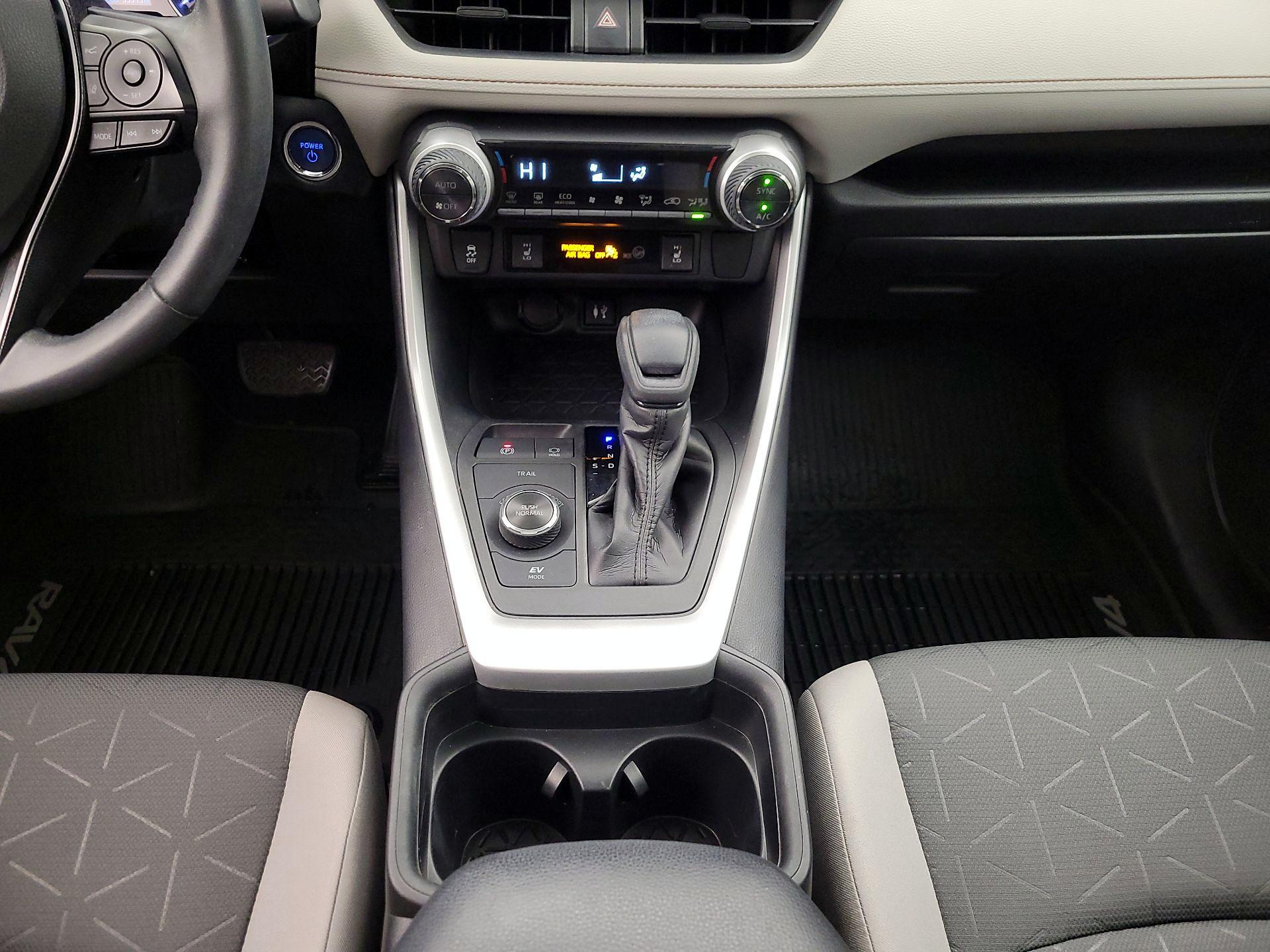 Thumbnail: 2019 Toyota RAV4 - 17