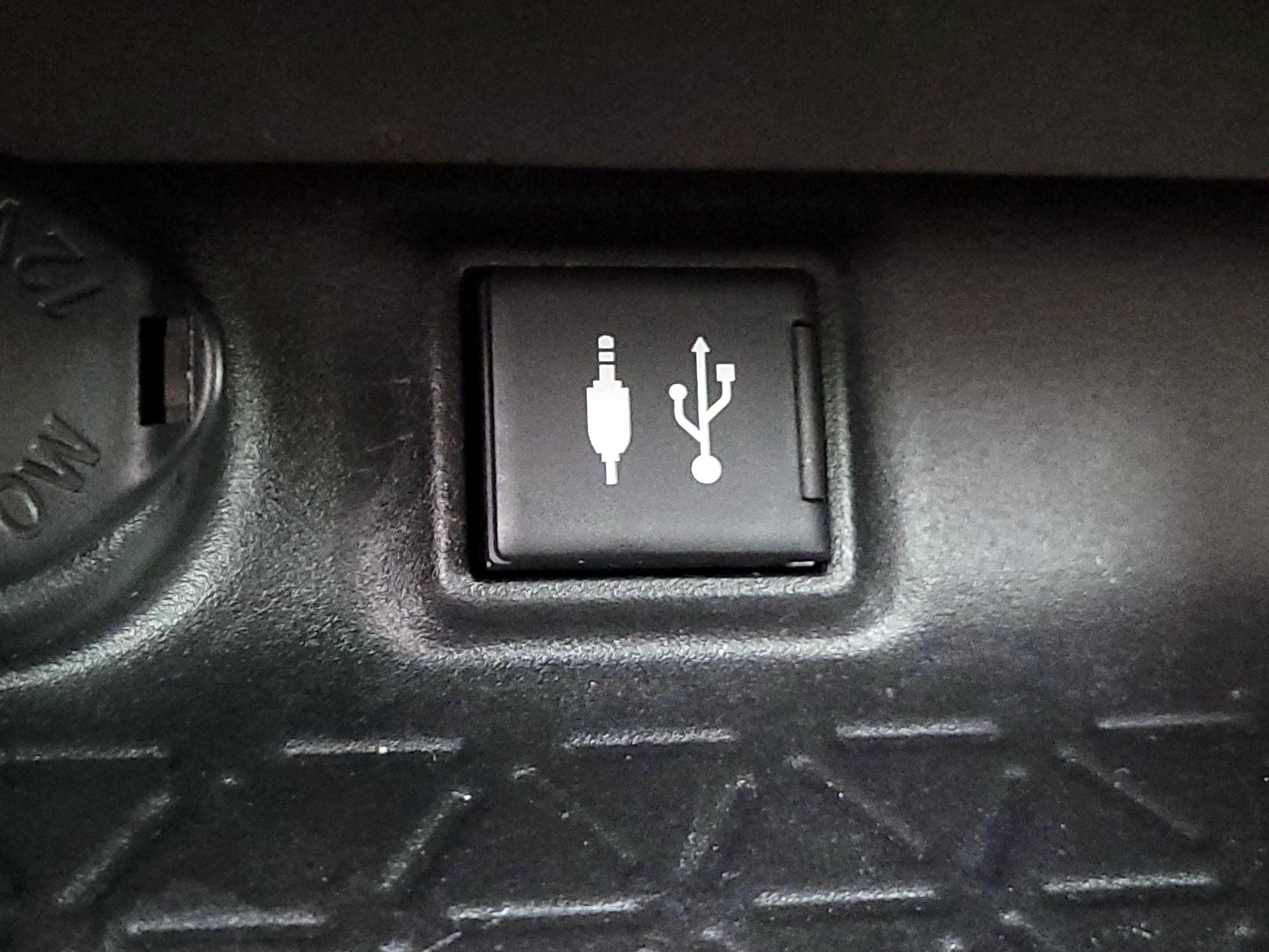 Thumbnail: 2019 Toyota RAV4 - 18