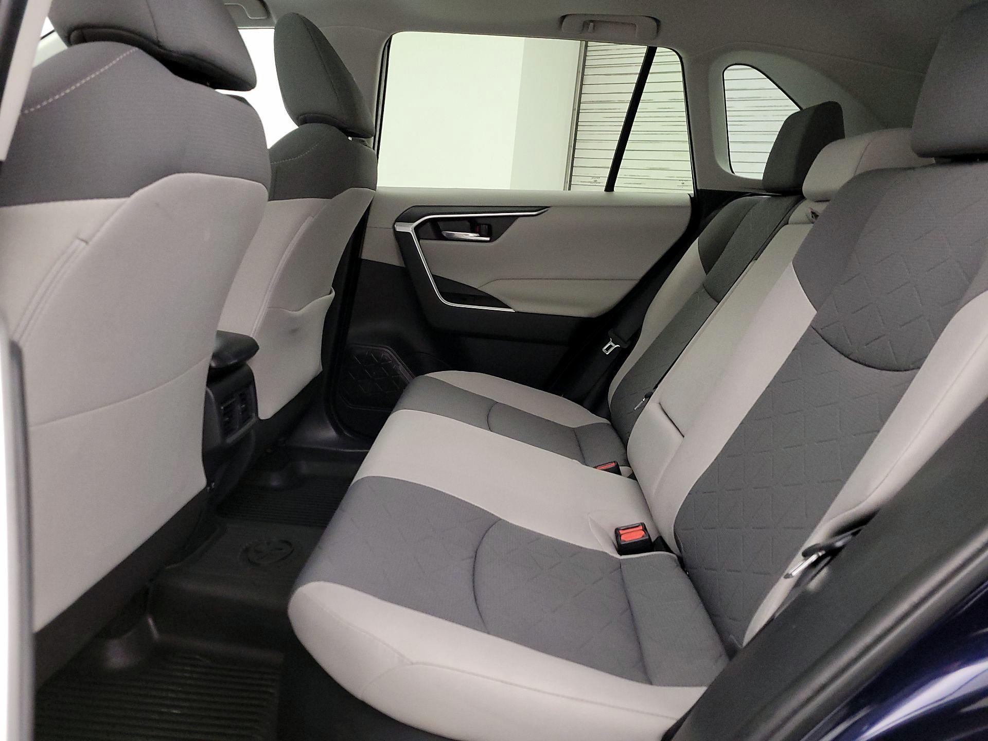 Thumbnail: 2019 Toyota RAV4 - 20