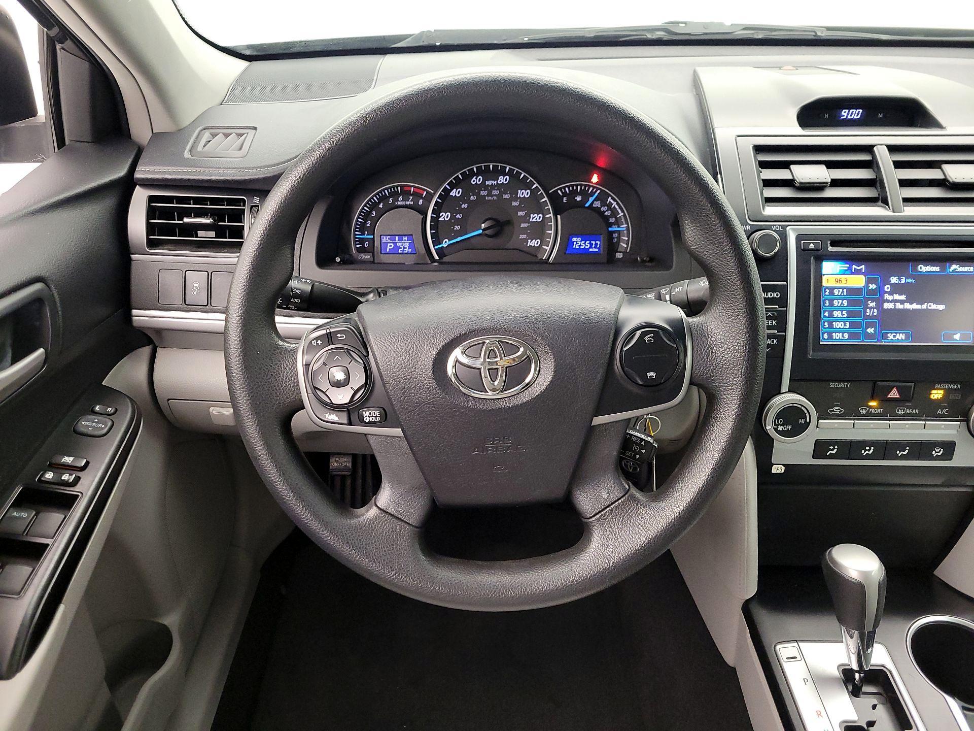 Thumbnail: 2014 Toyota Camry - 10