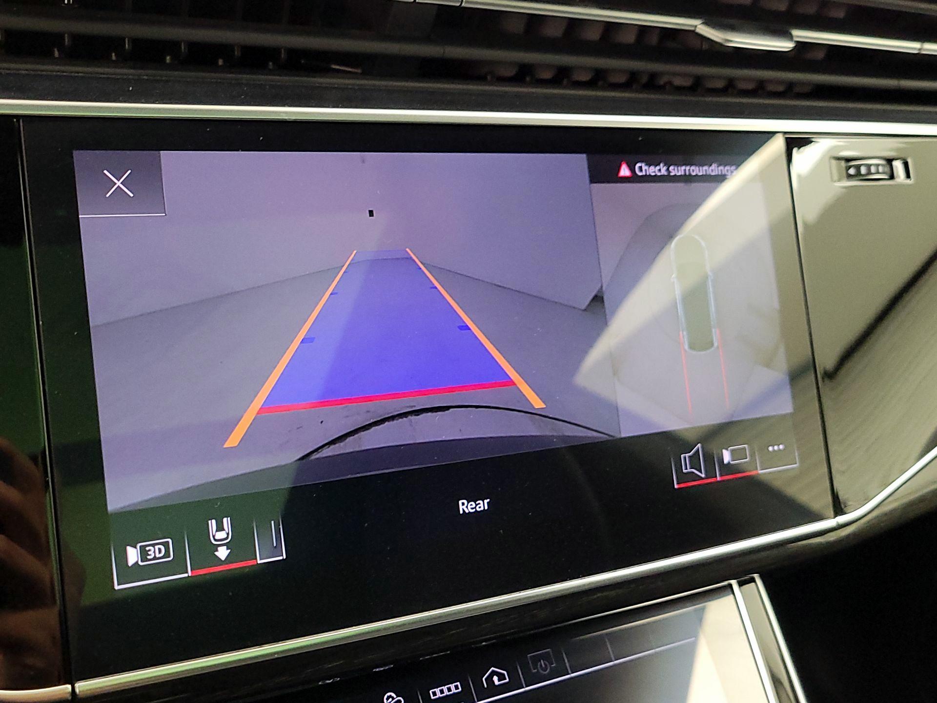 Thumbnail: 2021 Audi Q8 - 15