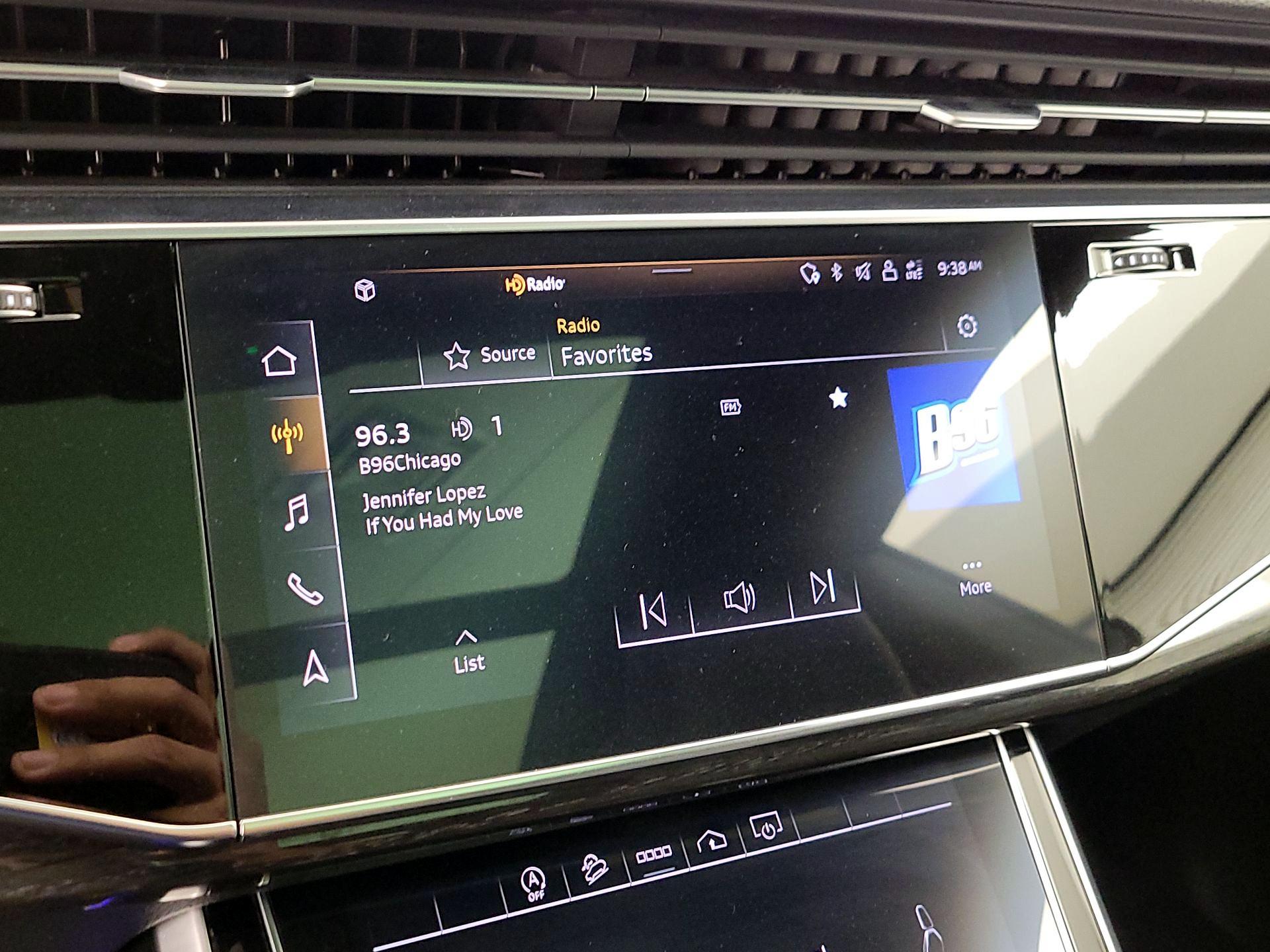 Thumbnail: 2021 Audi Q8 - 16