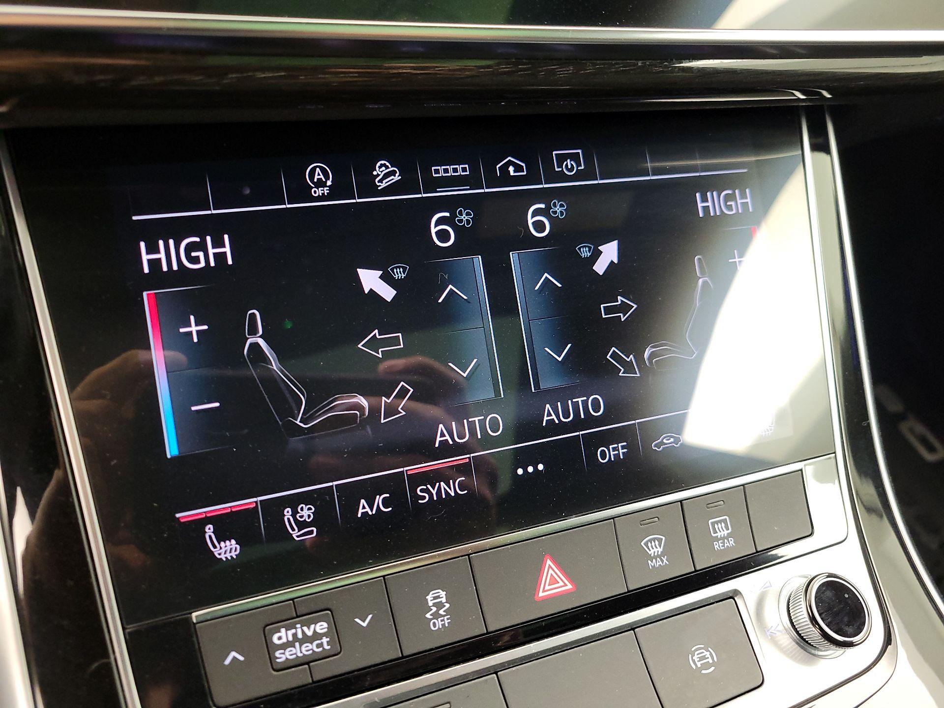 Thumbnail: 2021 Audi Q8 - 17