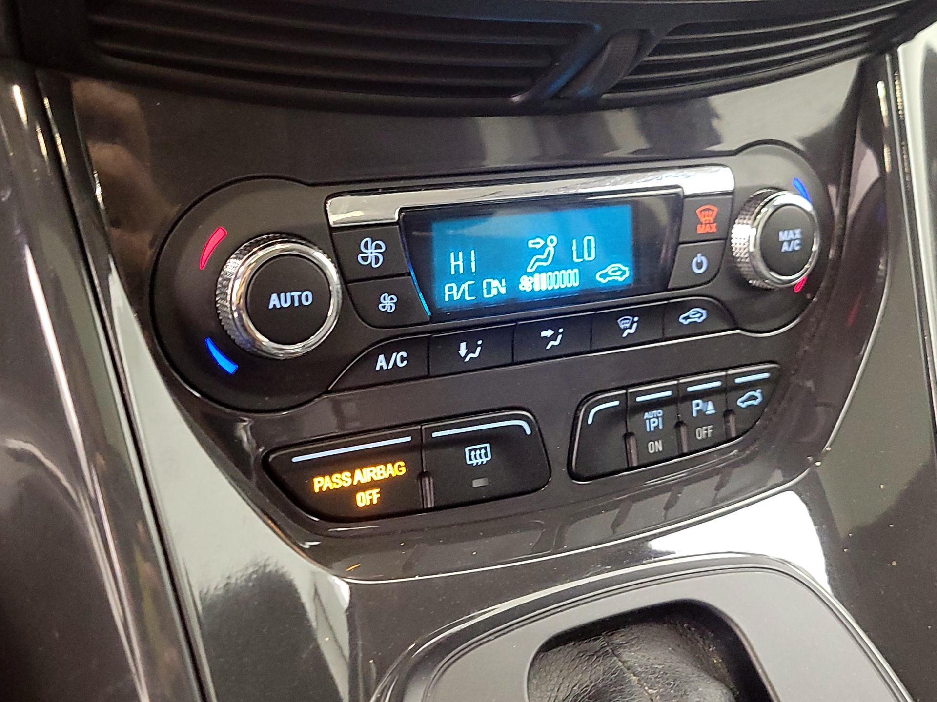 Thumbnail: 2015 Ford Escape - 16