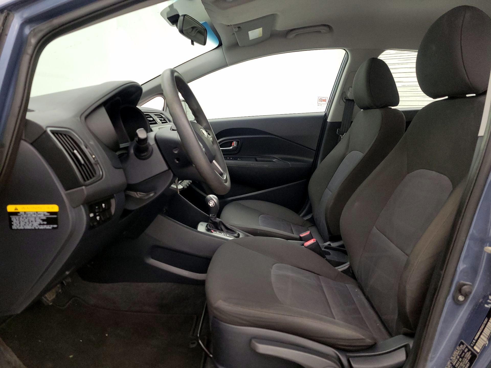 Thumbnail: 2016 Kia Rio - 11