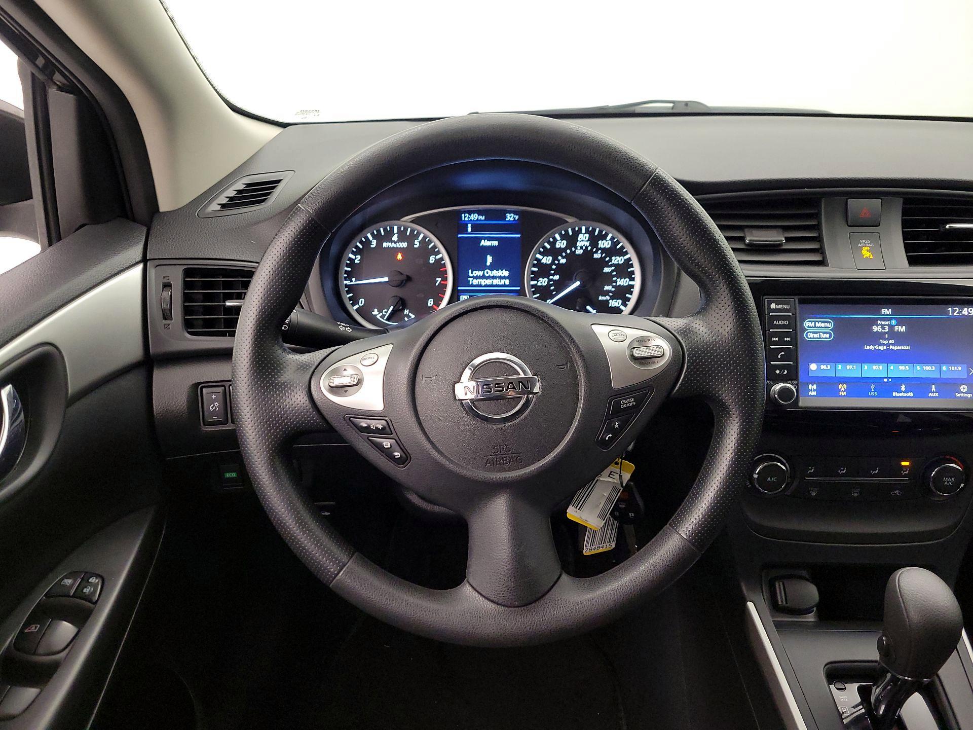 Thumbnail: 2019 Nissan Sentra - 10