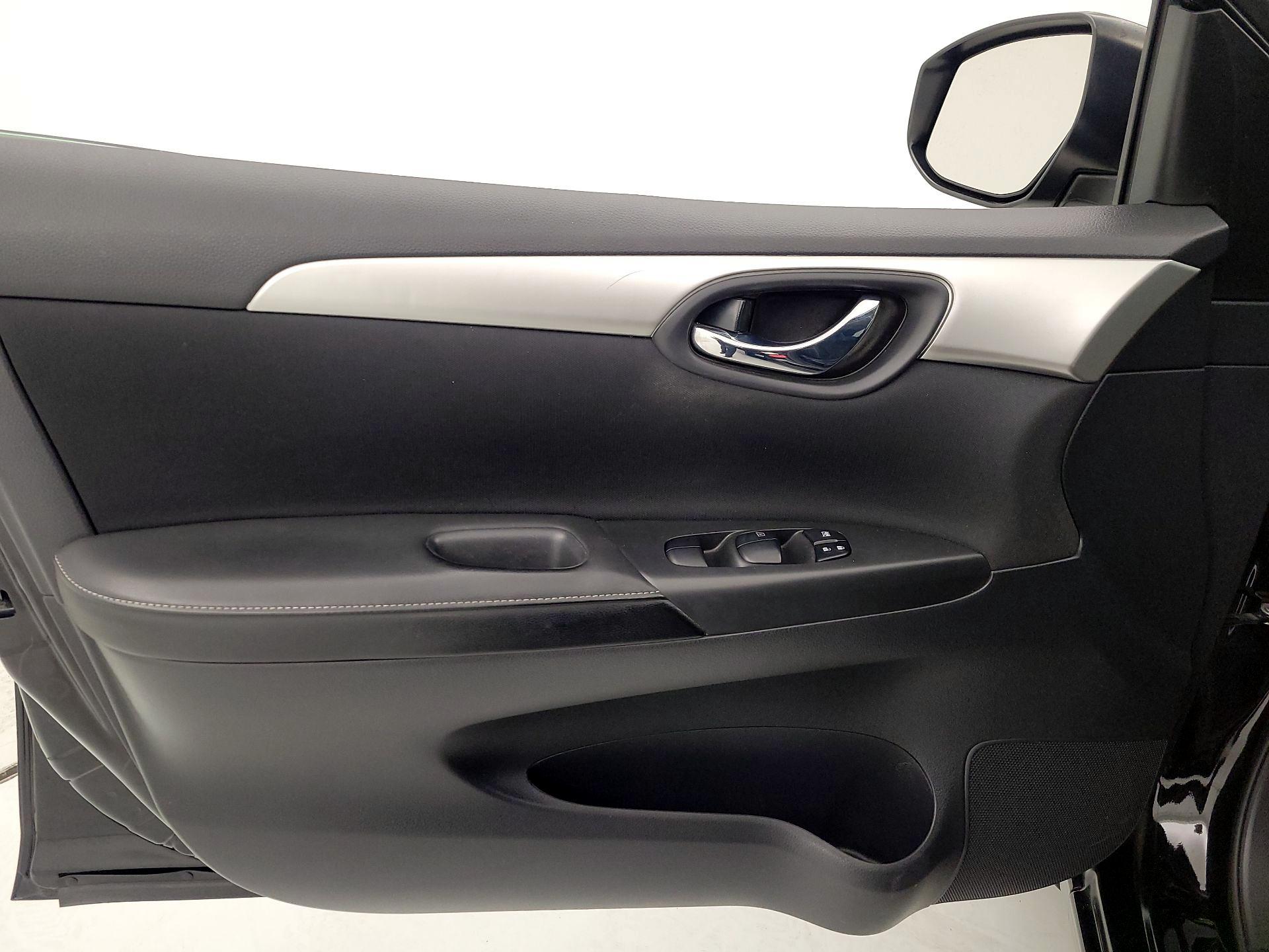 Thumbnail: 2019 Nissan Sentra - 12