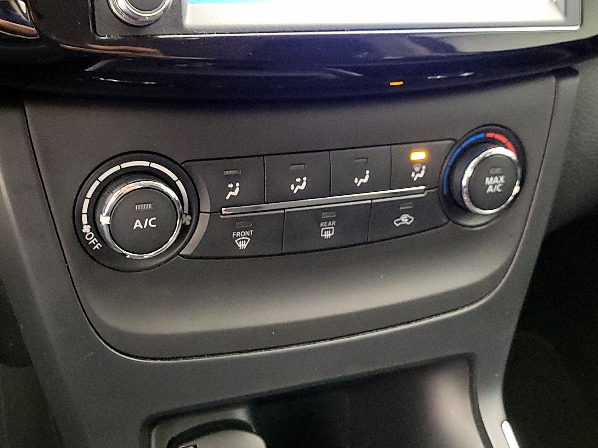 Thumbnail: 2019 Nissan Sentra - 16