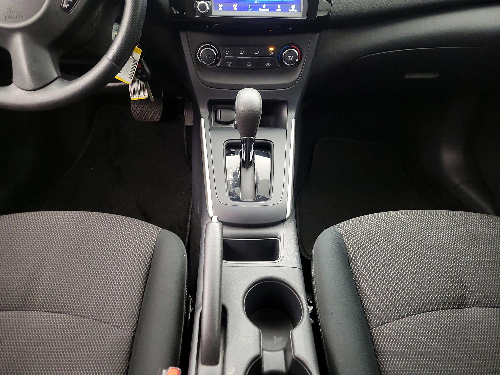 Thumbnail: 2019 Nissan Sentra - 17